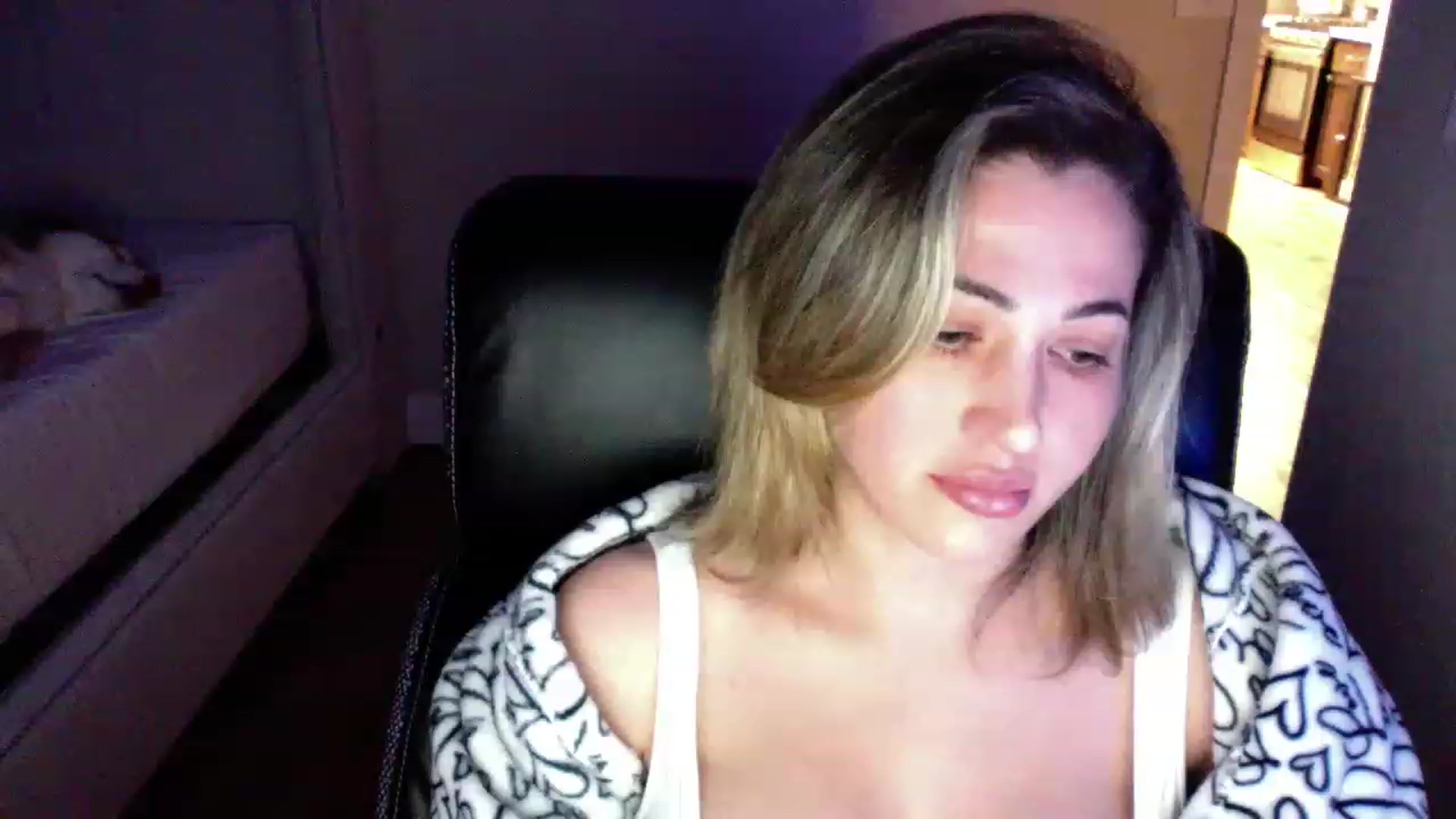Gallery image thumbnail from CLARABENE's myfreecams stream on, 11/24/2022, 05:10 image 7 of 20