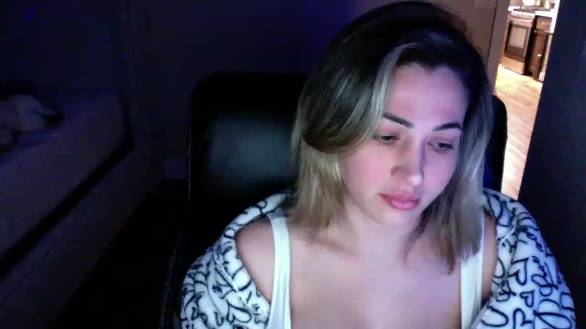 Gallery image thumbnail from CLARABENE's myfreecams stream on, 11/24/2022, 05:10 image 1 of 20