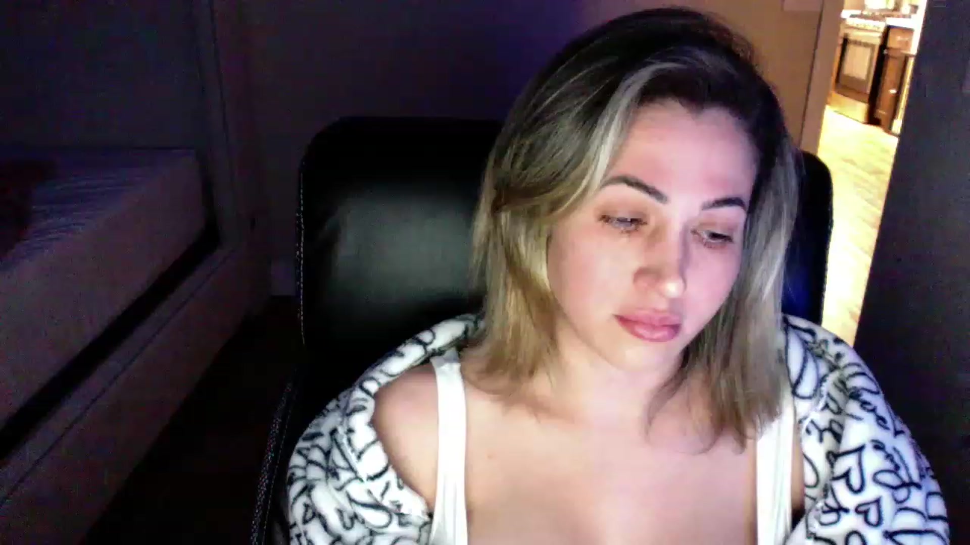 Gallery image thumbnail from CLARABENE's myfreecams stream on, 11/24/2022, 05:10 image 11 of 20
