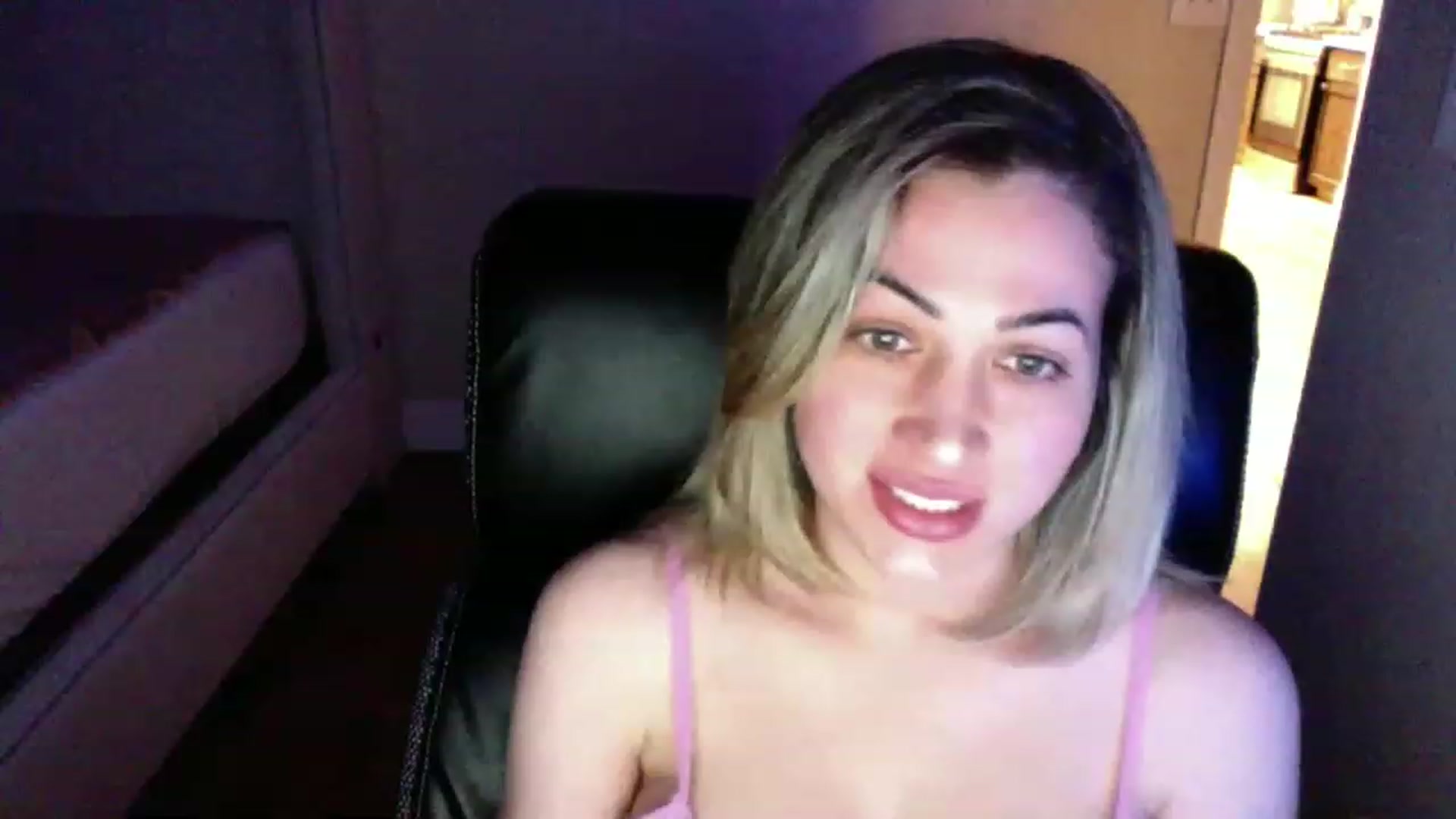 Gallery image thumbnail from CLARABENE's myfreecams stream on, 11/25/2022, 02:46 image 13 of 20