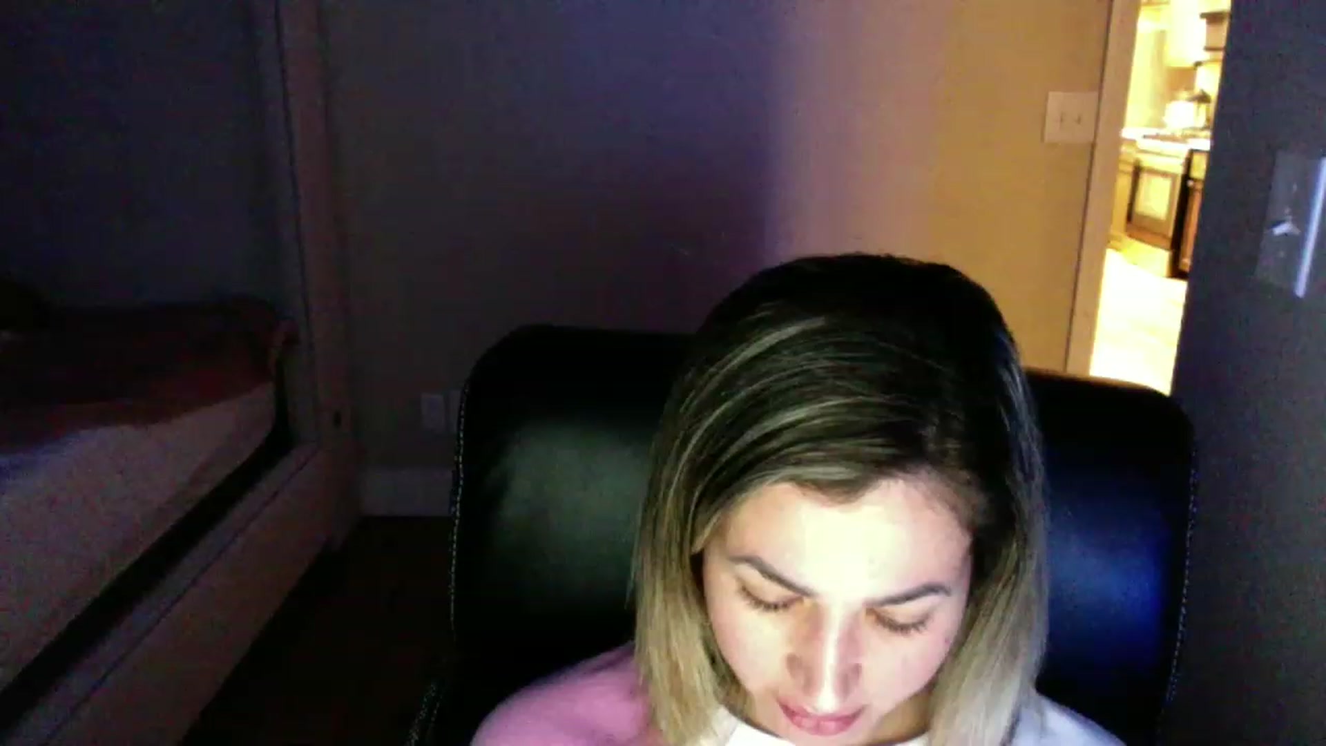 Gallery image thumbnail from CLARABENE's myfreecams stream on, 11/29/2022, 03:59 image 13 of 20