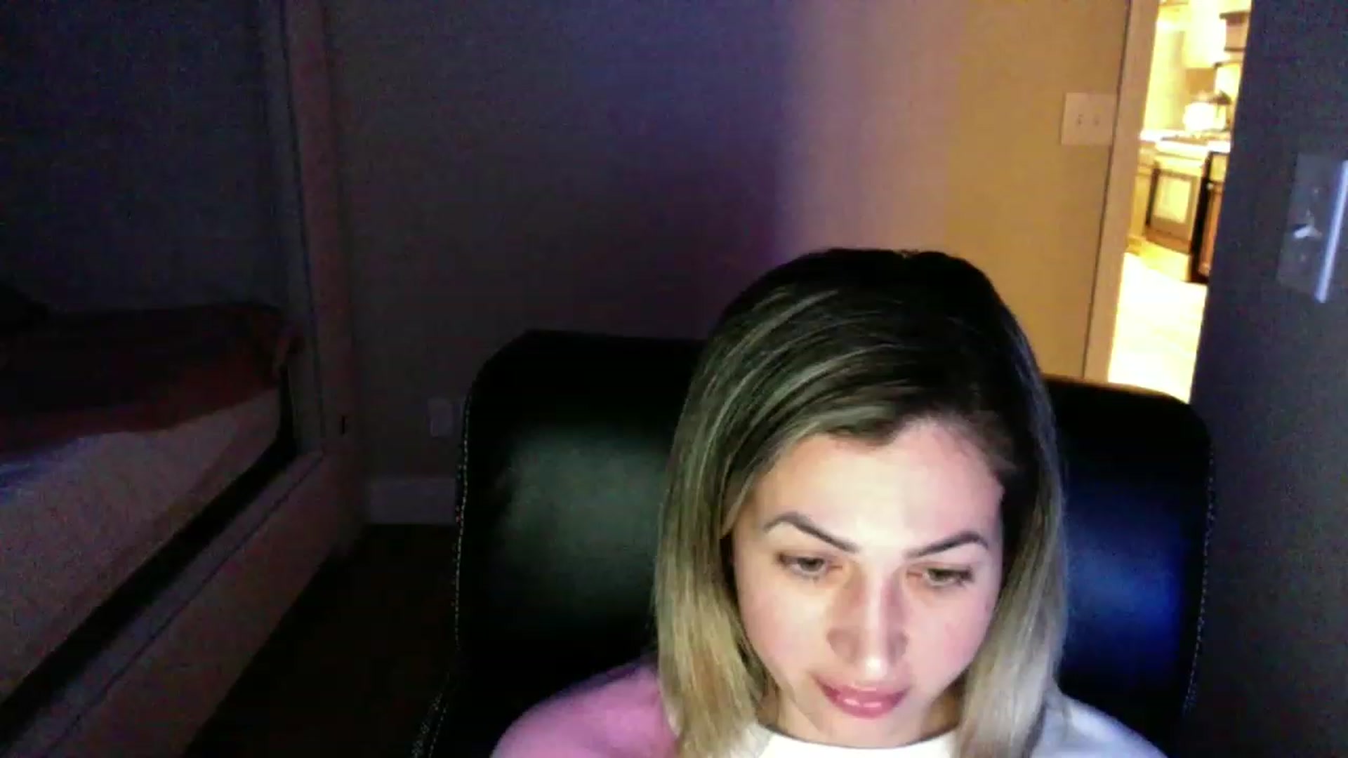 Gallery image thumbnail from CLARABENE's myfreecams stream on, 11/29/2022, 03:59 image 2 of 20