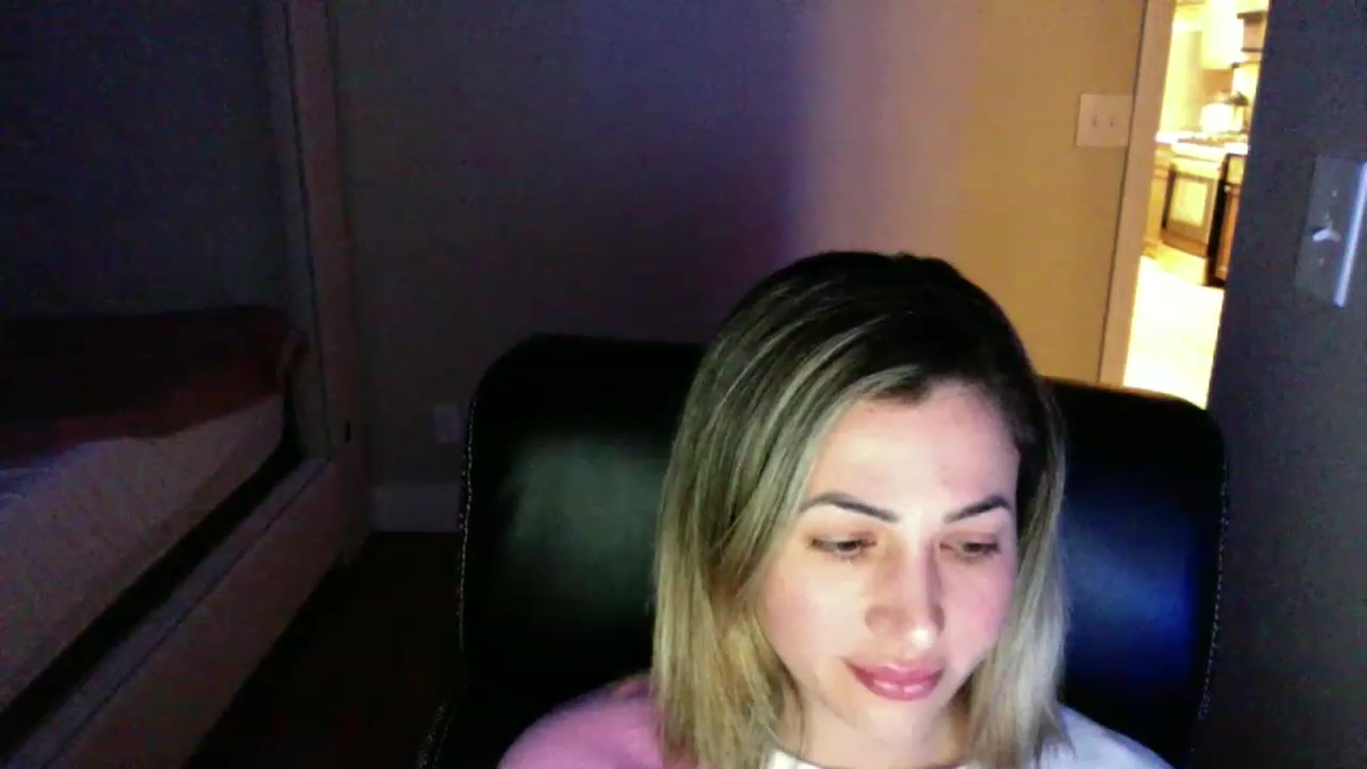 Gallery image thumbnail from CLARABENE's myfreecams stream on, 11/29/2022, 03:59 image 18 of 20