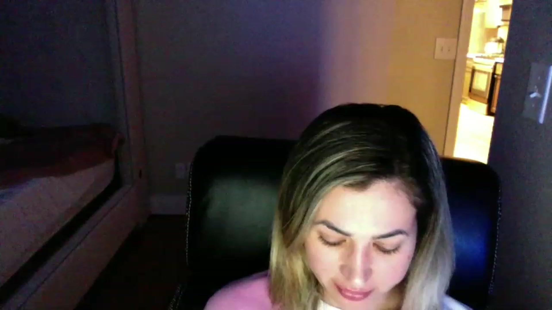 Gallery image thumbnail from CLARABENE's myfreecams stream on, 11/29/2022, 03:59 image 16 of 20