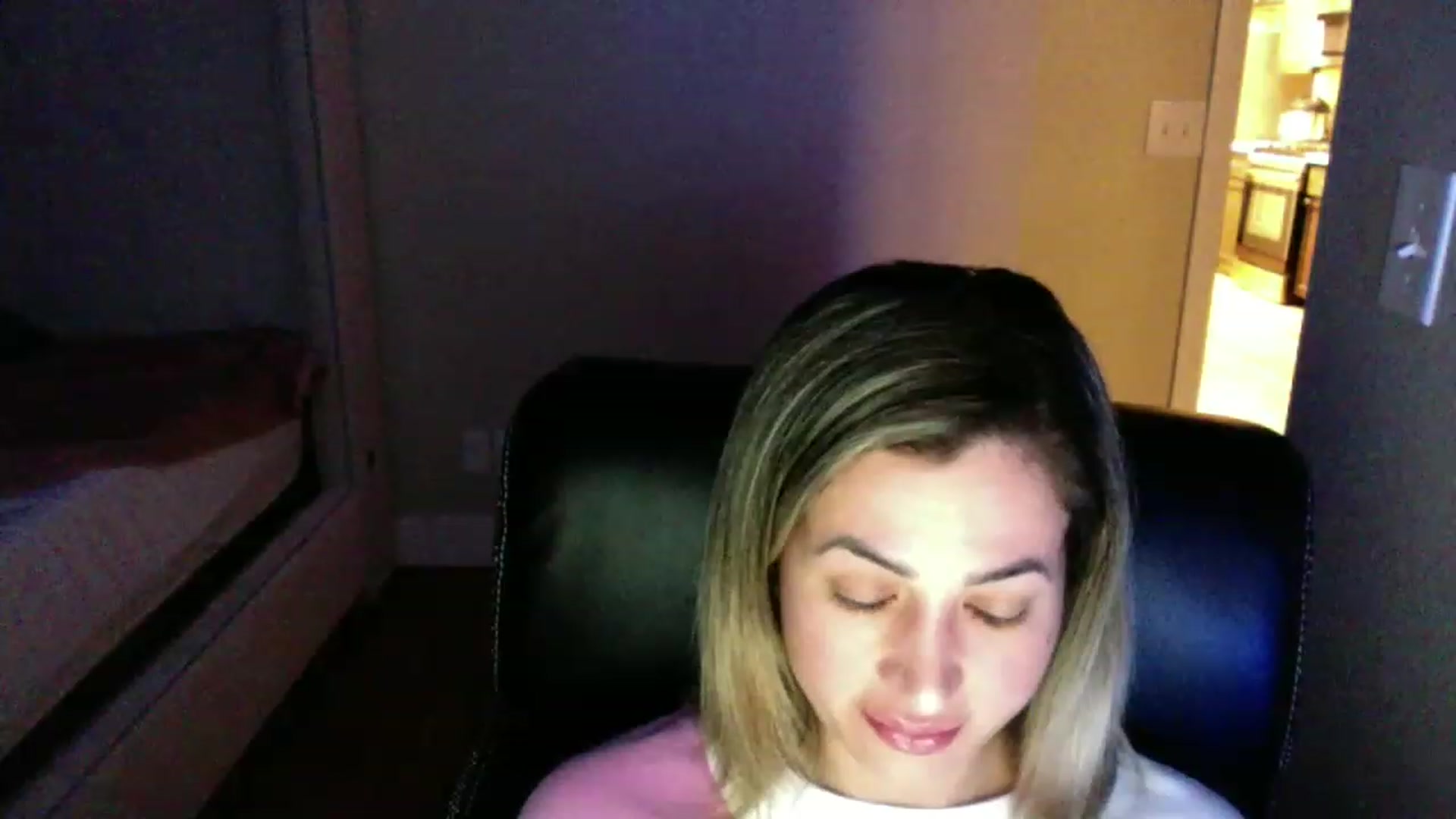 Gallery image thumbnail from CLARABENE's myfreecams stream on, 11/29/2022, 03:59 image 9 of 20