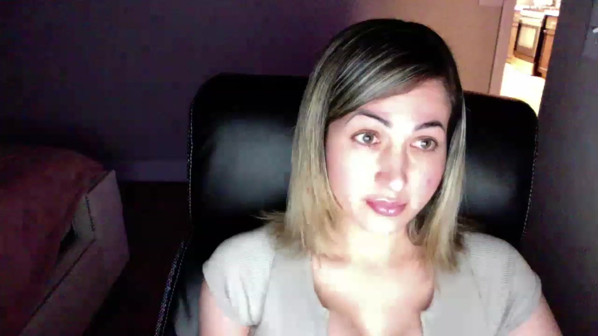 Gallery image thumbnail from CLARABENE's myfreecams stream on, 12/01/2022, 24:54 image 13 of 20