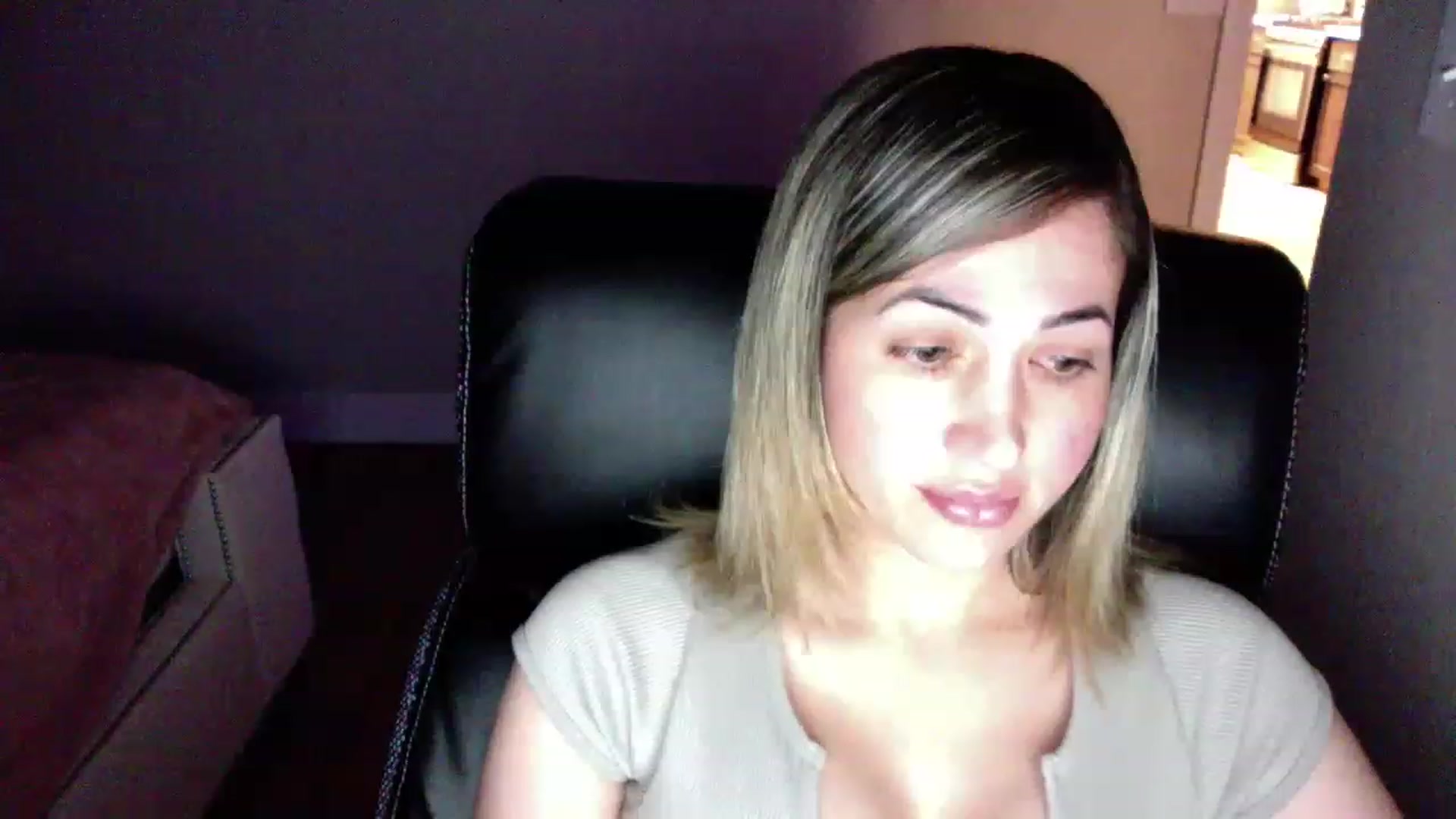 Gallery image thumbnail from CLARABENE's myfreecams stream on, 12/01/2022, 24:54 image 15 of 20