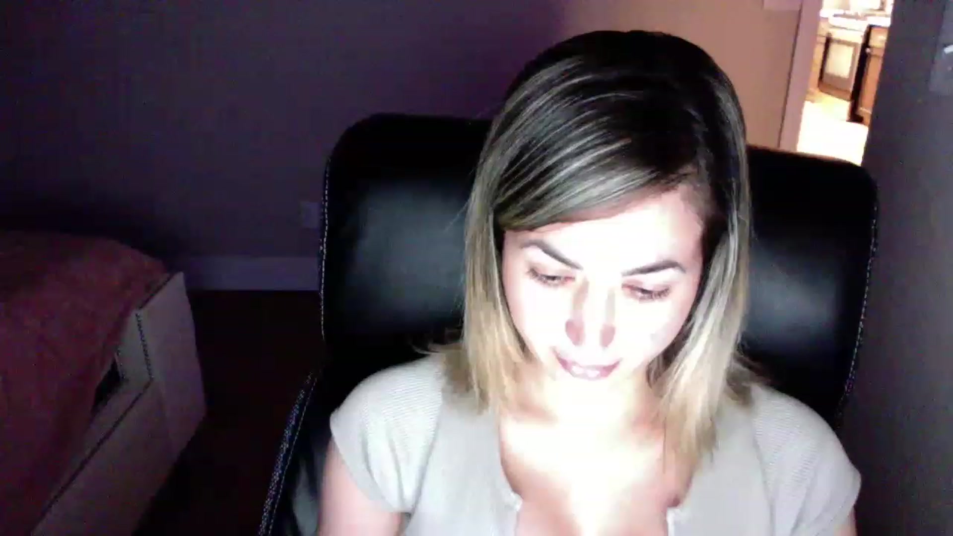 Gallery image thumbnail from CLARABENE's myfreecams stream on, 12/01/2022, 24:54 image 8 of 20