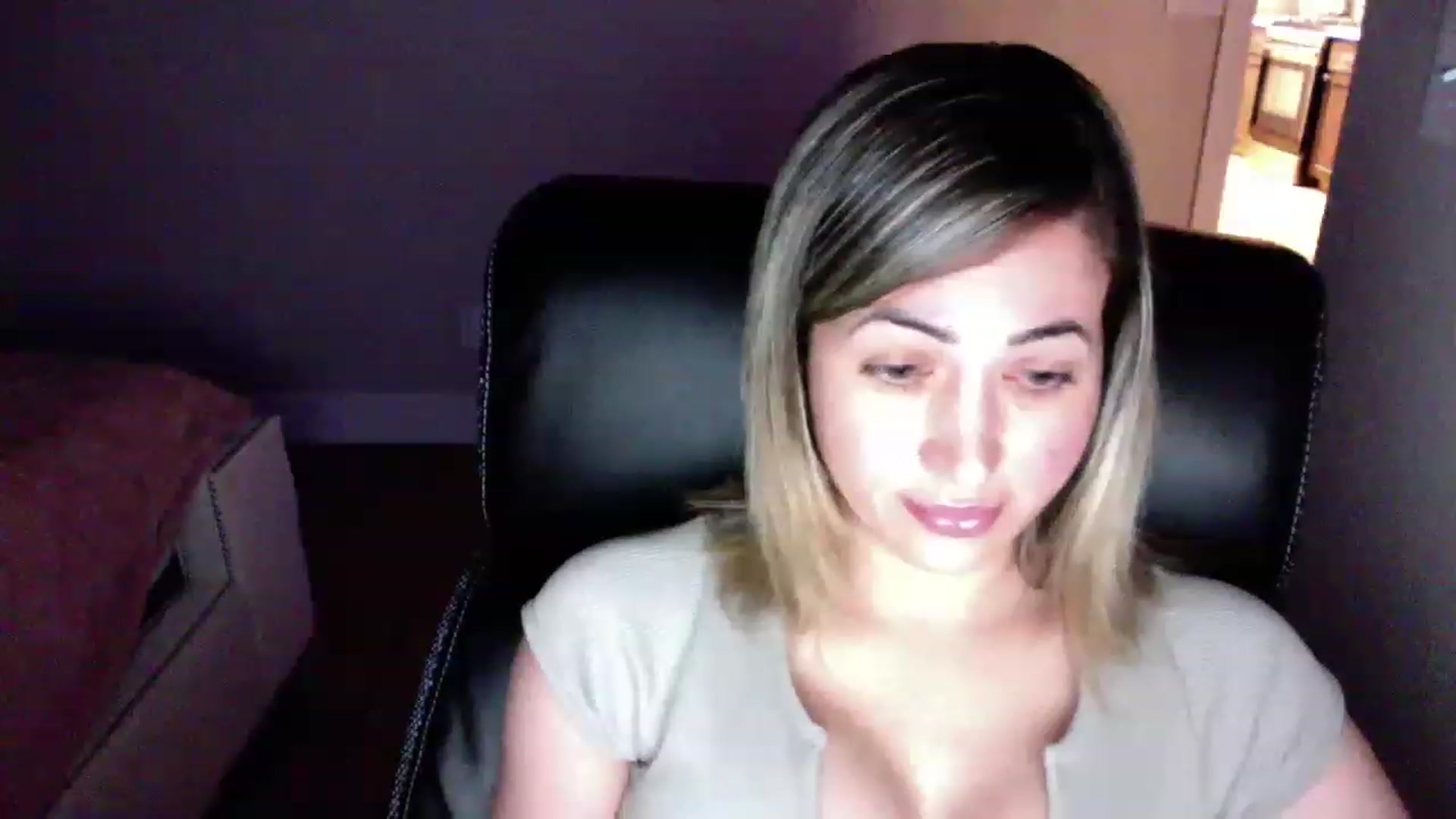 Gallery image thumbnail from CLARABENE's myfreecams stream on, 12/01/2022, 24:54 image 6 of 20