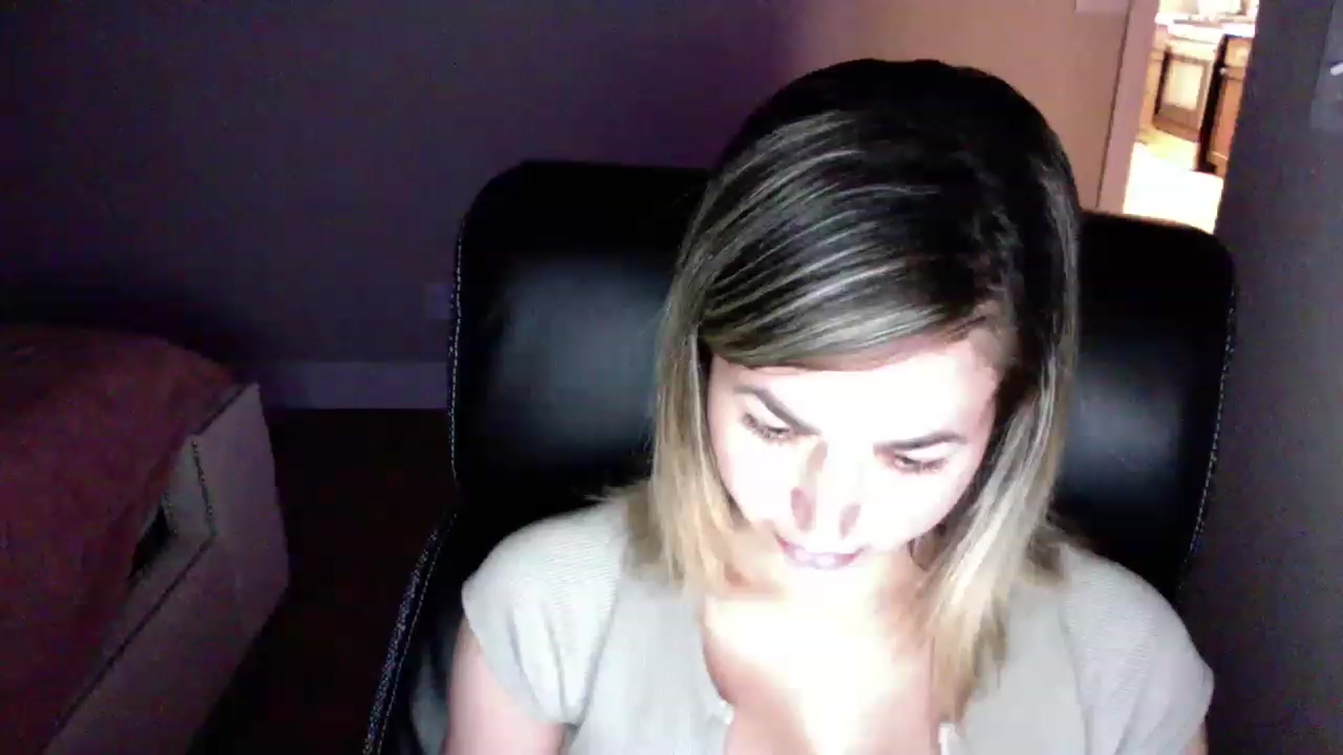 Gallery image thumbnail from CLARABENE's myfreecams stream on, 12/01/2022, 24:54 image 9 of 20