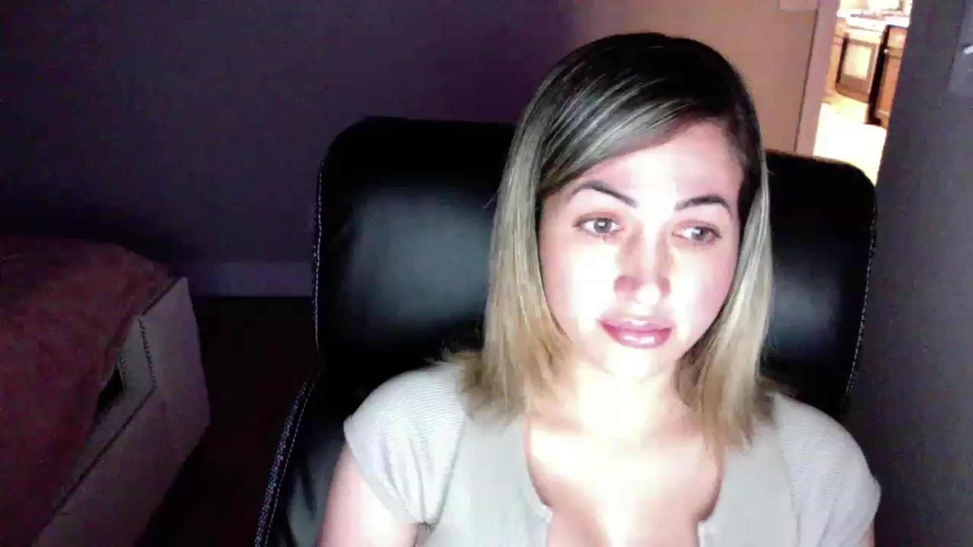 Gallery image thumbnail from CLARABENE's myfreecams stream on, 12/01/2022, 24:54 image 10 of 20