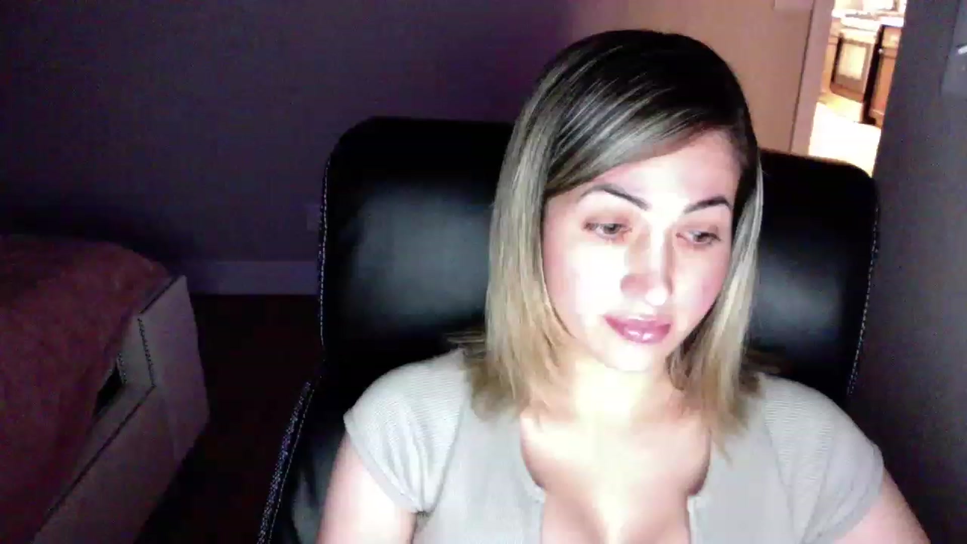 Gallery image thumbnail from CLARABENE's myfreecams stream on, 12/01/2022, 24:54 image 7 of 20
