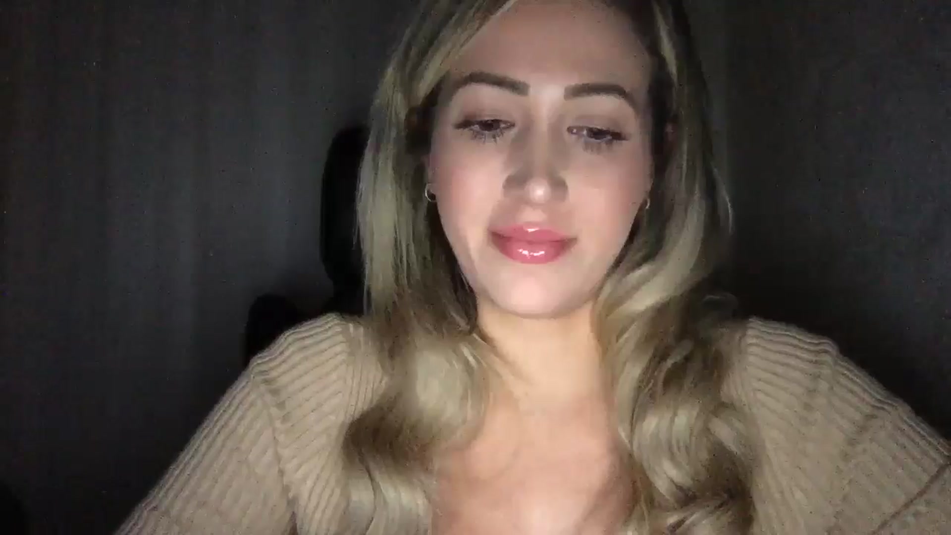 Gallery image thumbnail from CLARABENE's myfreecams stream on, 12/02/2024, 12:22 image 18 of 20