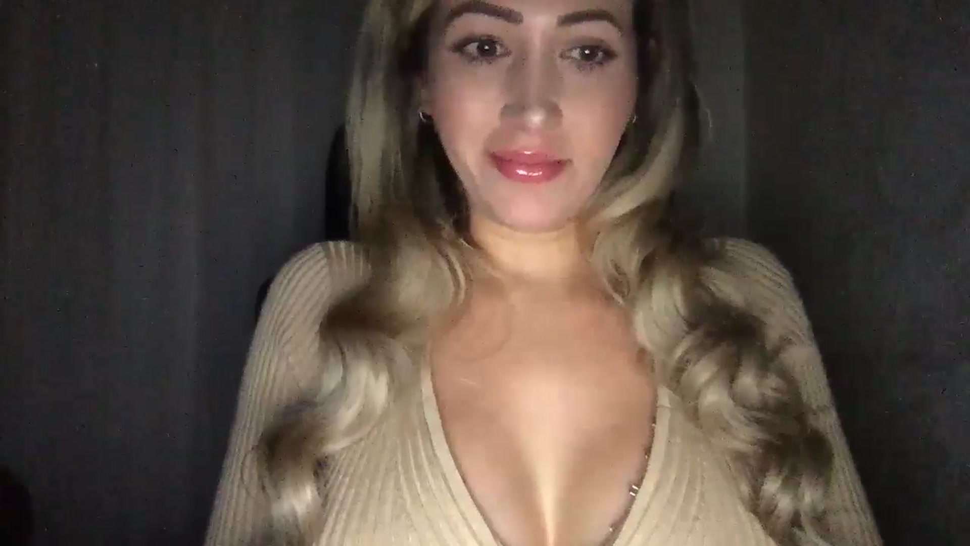 Gallery image thumbnail from CLARABENE's myfreecams stream on, 12/02/2024, 12:22 image 11 of 20
