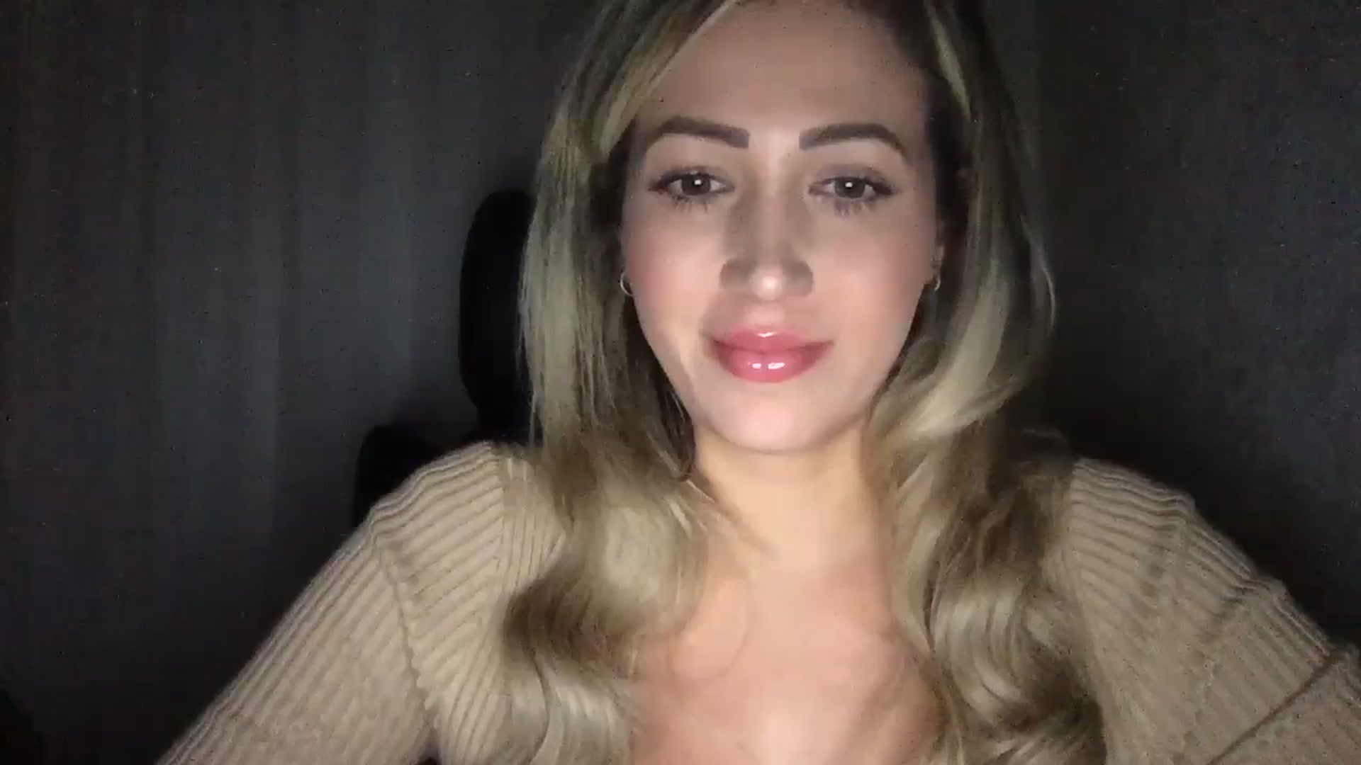 Gallery image thumbnail from CLARABENE's myfreecams stream on, 12/02/2024, 12:22 image 15 of 20