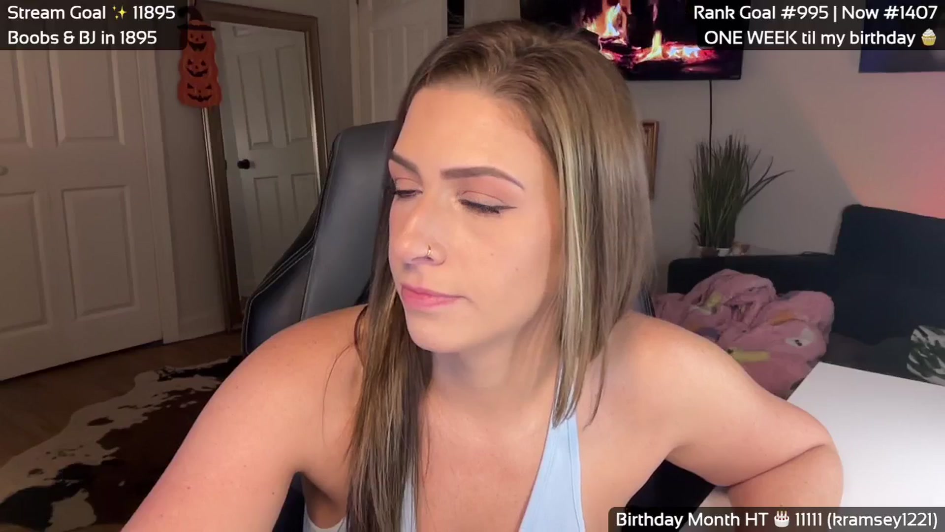 Gallery image thumbnail from CLEVER_BDAY's myfreecams stream on, 10/16/2025, 23:41 image 18 of 20
