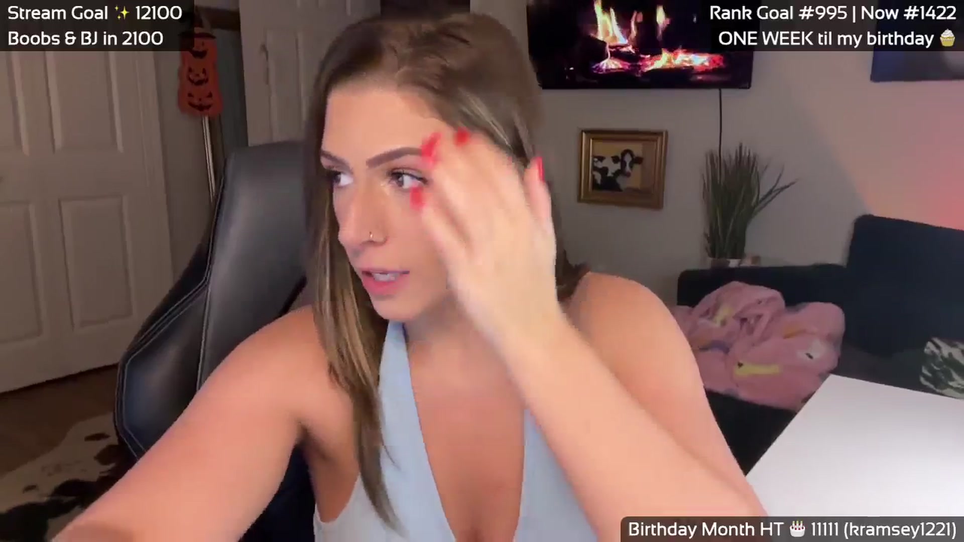 Gallery image thumbnail from CLEVER_BDAY's myfreecams stream on, 10/16/2025, 23:41 image 9 of 20