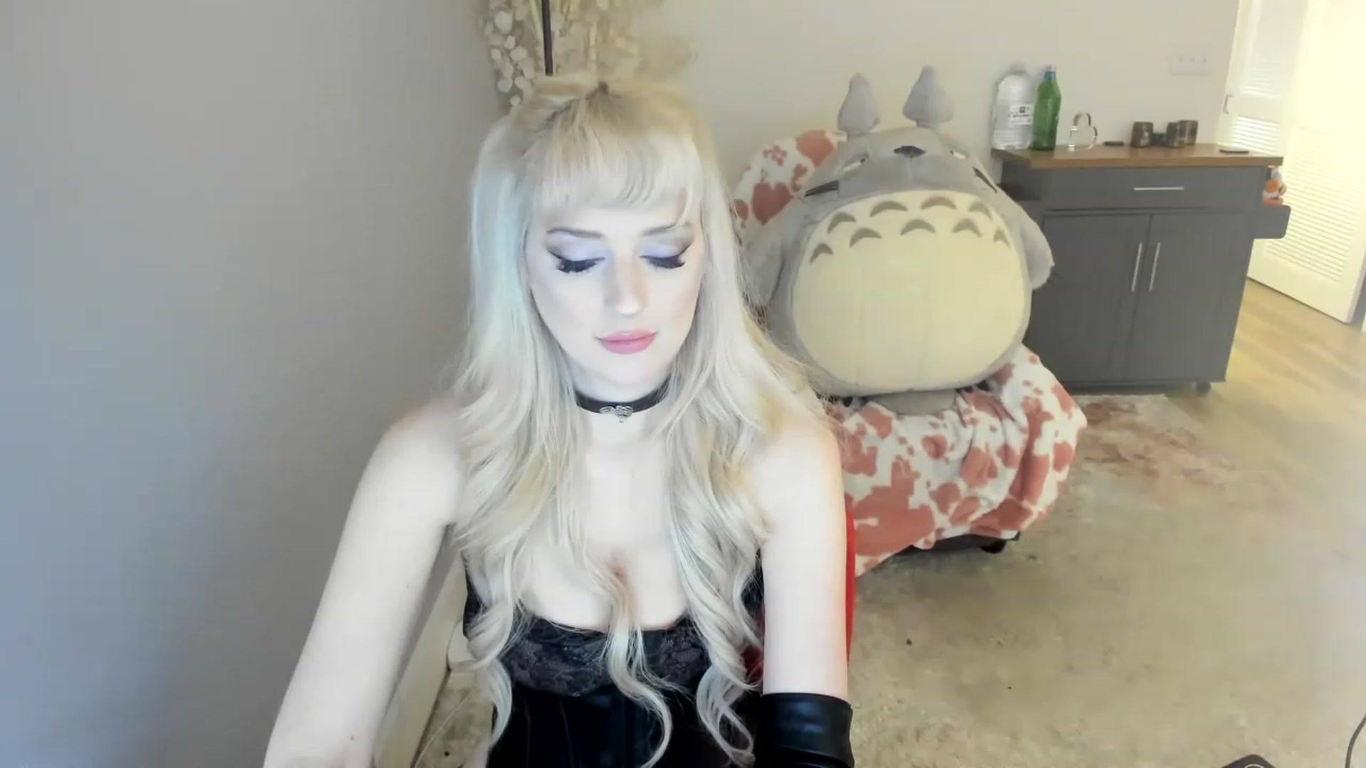 Gallery image thumbnail from CUM_CUCKDomme's myfreecams stream on, 06/08/2023, 04:14 image 13 of 20