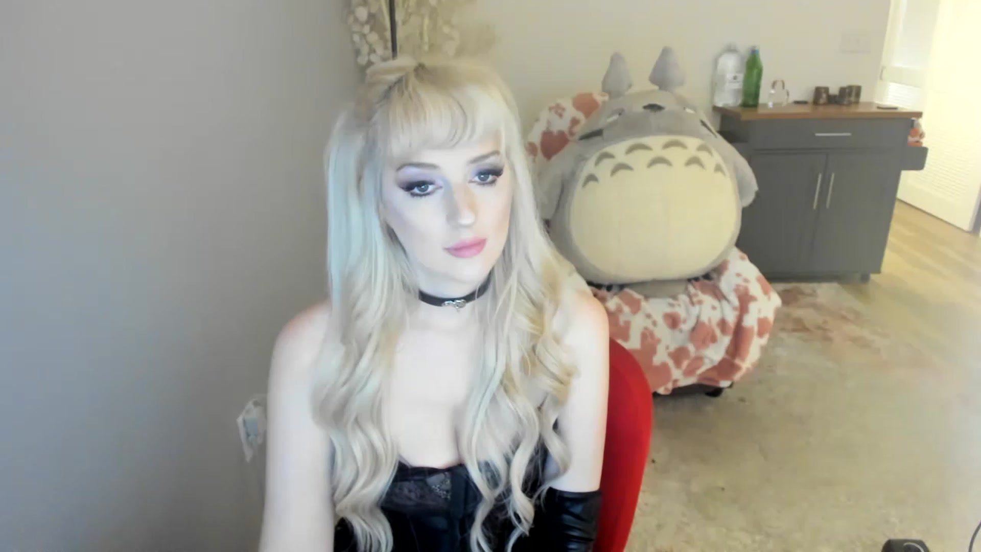 Gallery image thumbnail from CUM_CUCKDomme's myfreecams stream on, 06/08/2023, 09:40 image 17 of 20