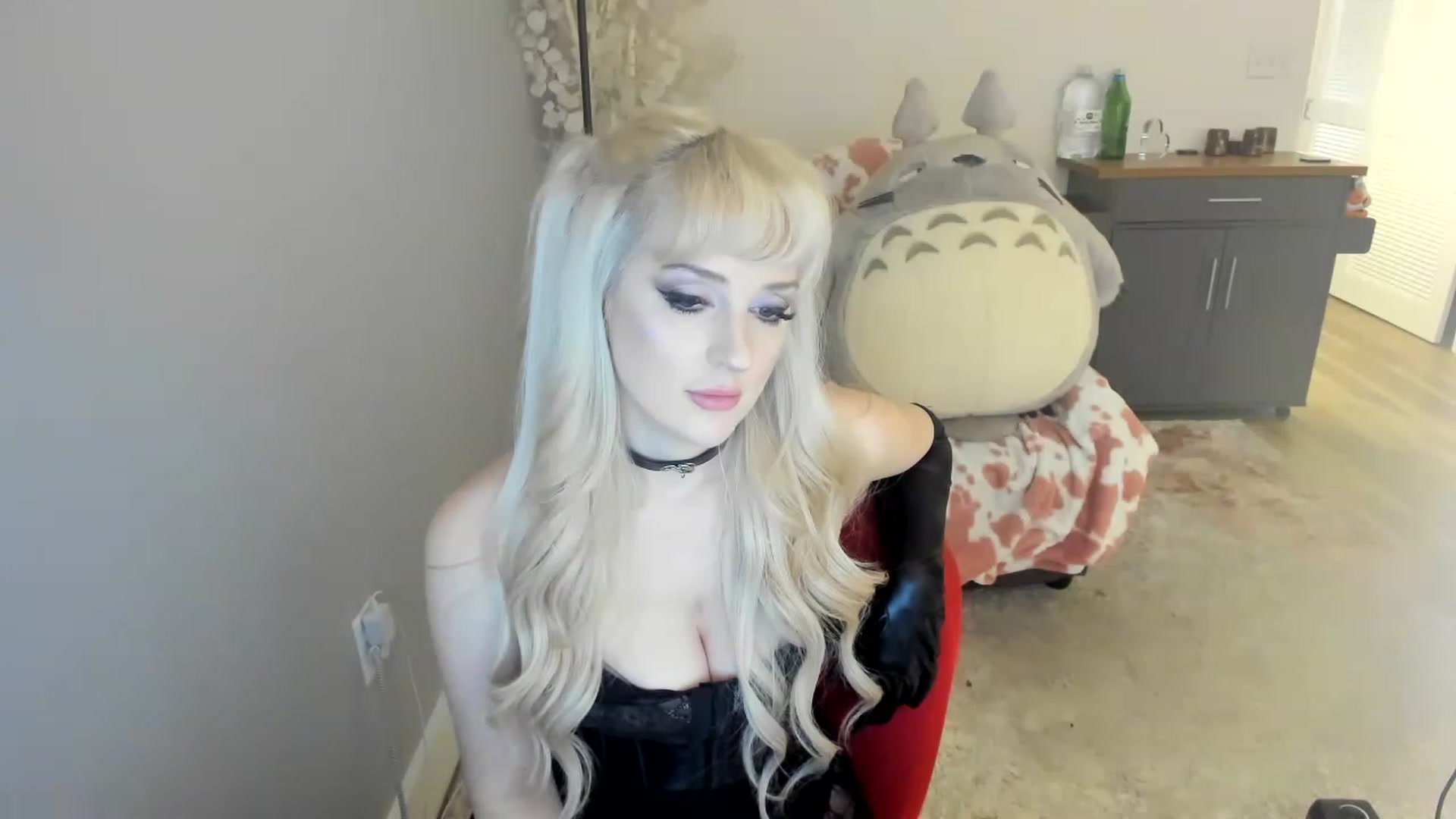 Gallery image thumbnail from CUM_CUCKDomme's myfreecams stream on, 06/08/2023, 09:40 image 12 of 20