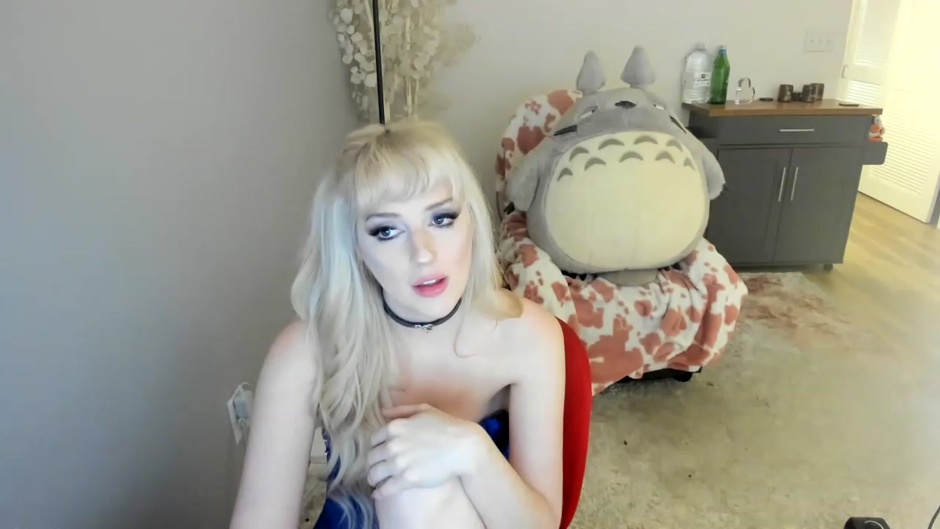 Gallery image thumbnail from CUM_CUCKDomme's myfreecams stream on, 06/08/2023, 12:19 image 8 of 20