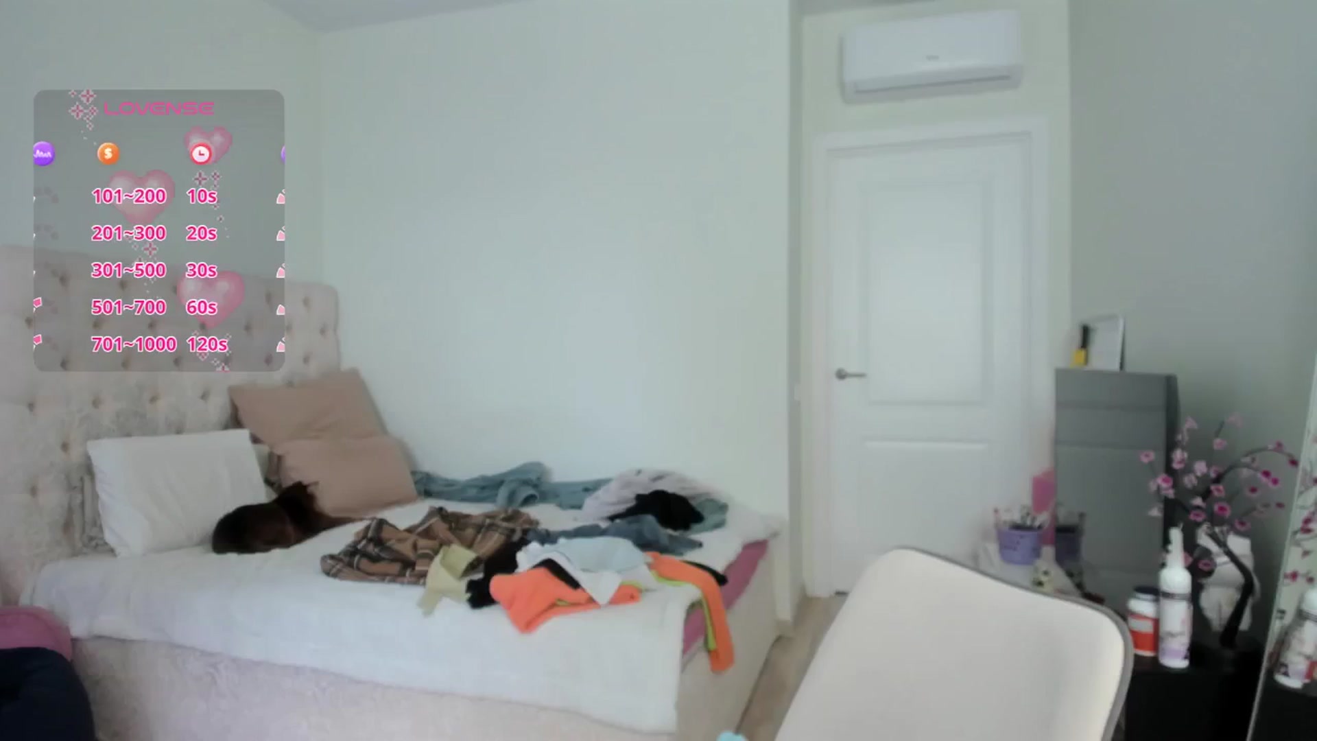 Gallery image thumbnail from CUTEEE's myfreecams stream on, 04/05/2025, 15:28 image 3 of 20