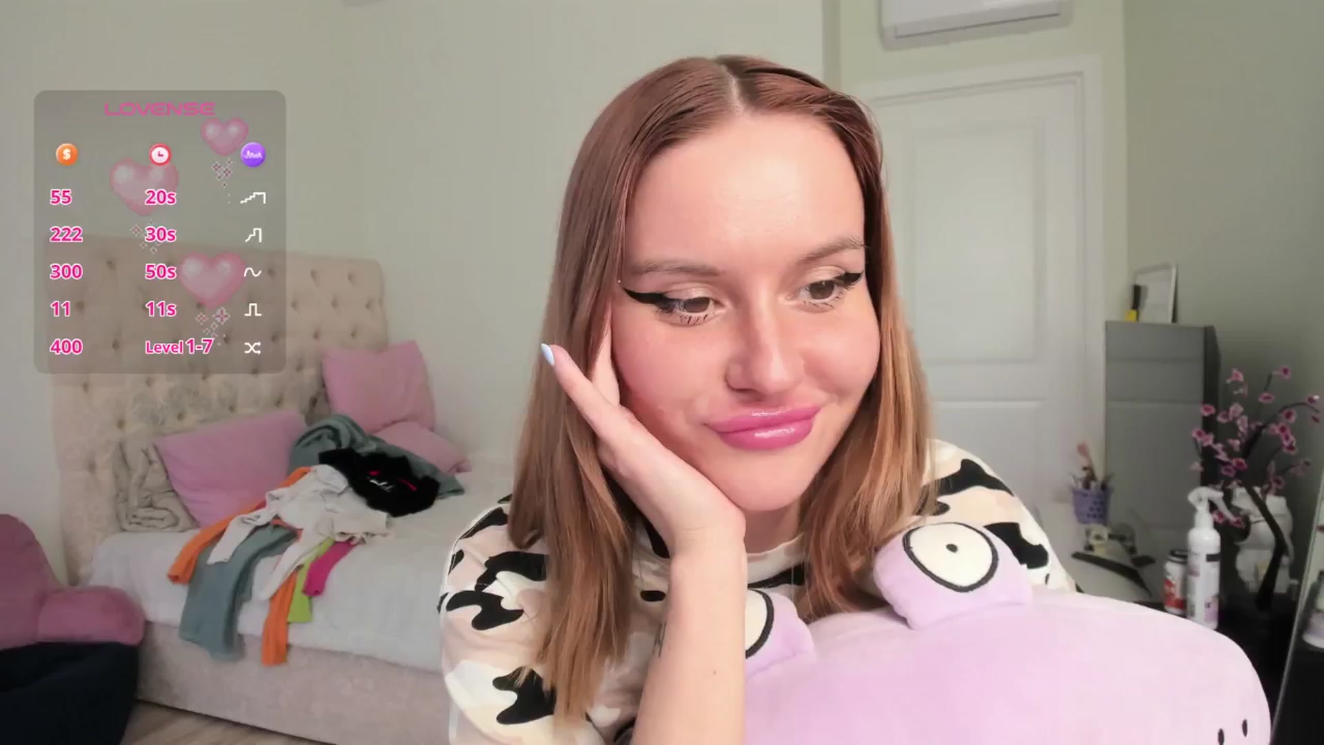 Gallery image thumbnail from CUTEEE's myfreecams stream on, 04/12/2025, 14:55 image 16 of 20