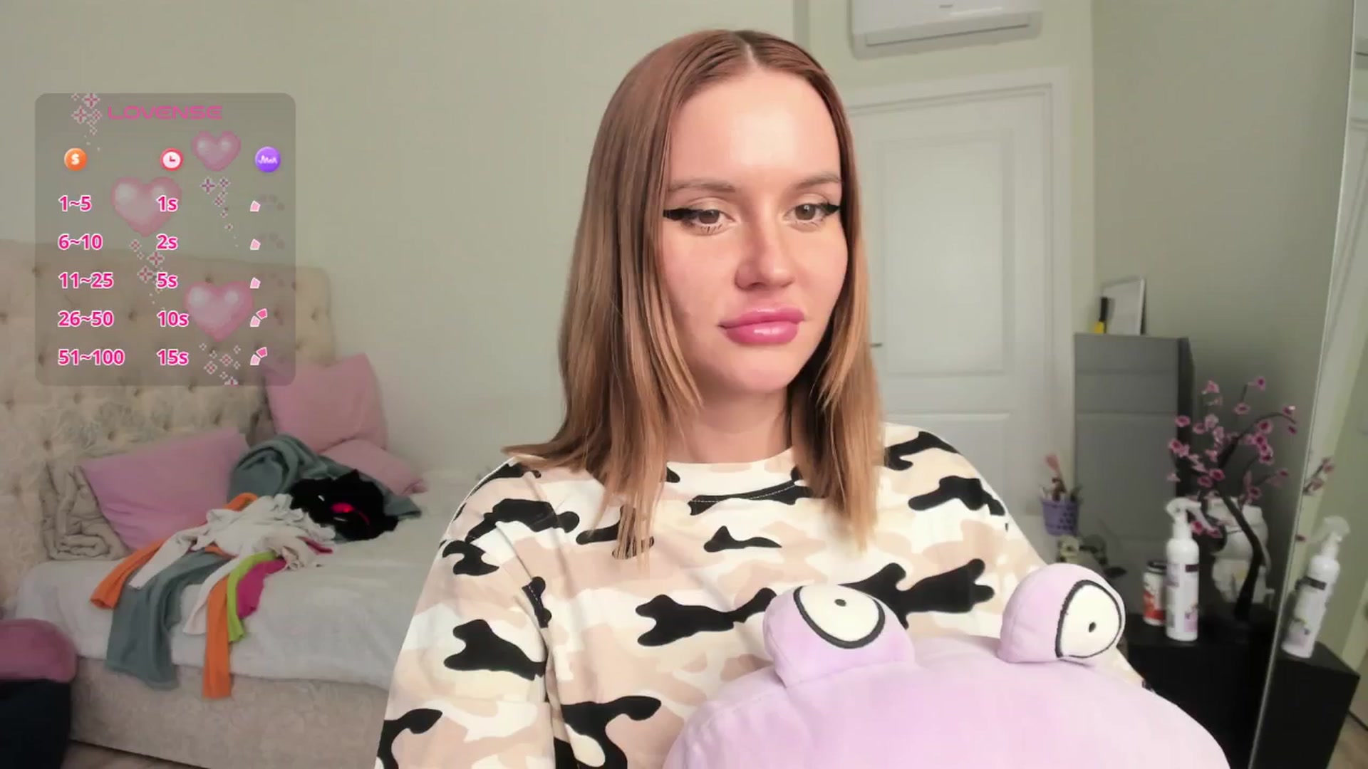 Gallery image thumbnail from CUTEEE's myfreecams stream on, 04/12/2025, 14:55 image 20 of 20