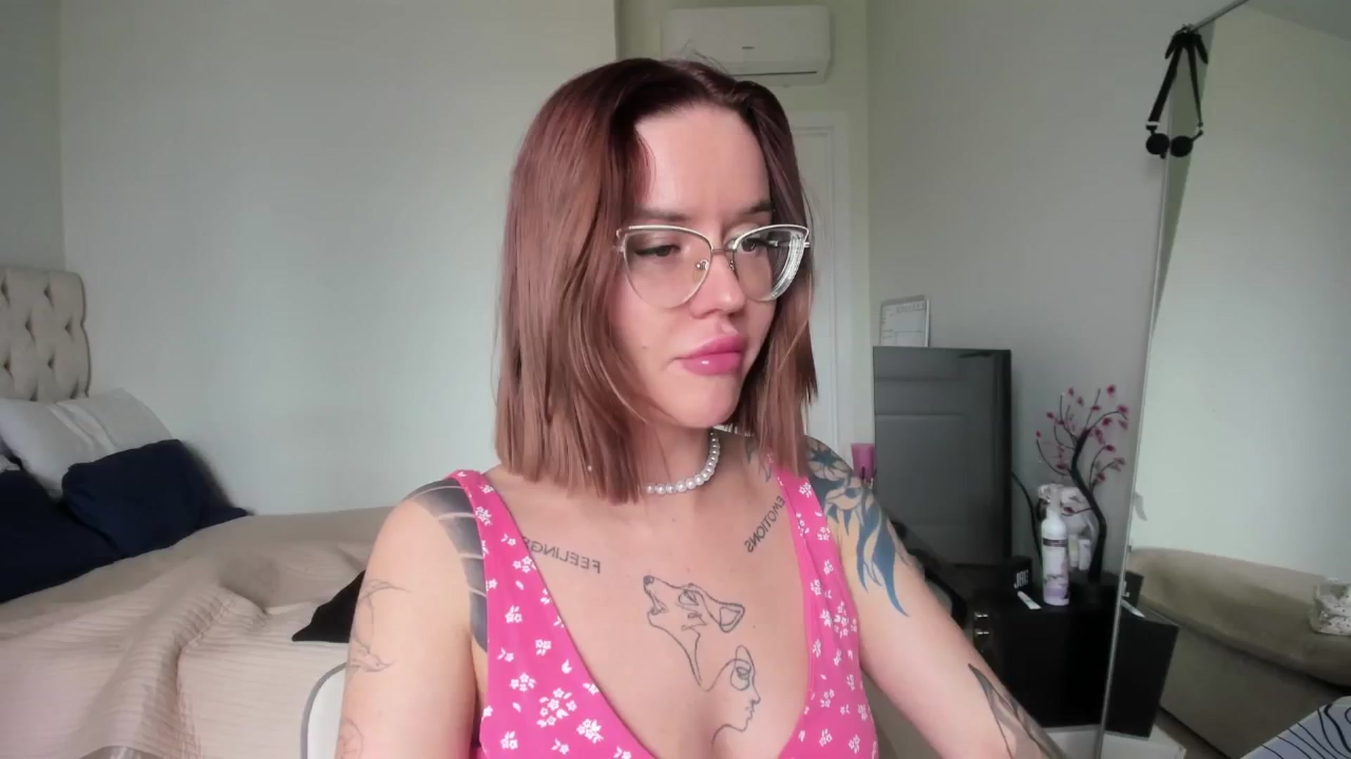 Gallery image thumbnail from CUTEEE's myfreecams stream on, 05/18/2025, 08:26 image 14 of 20