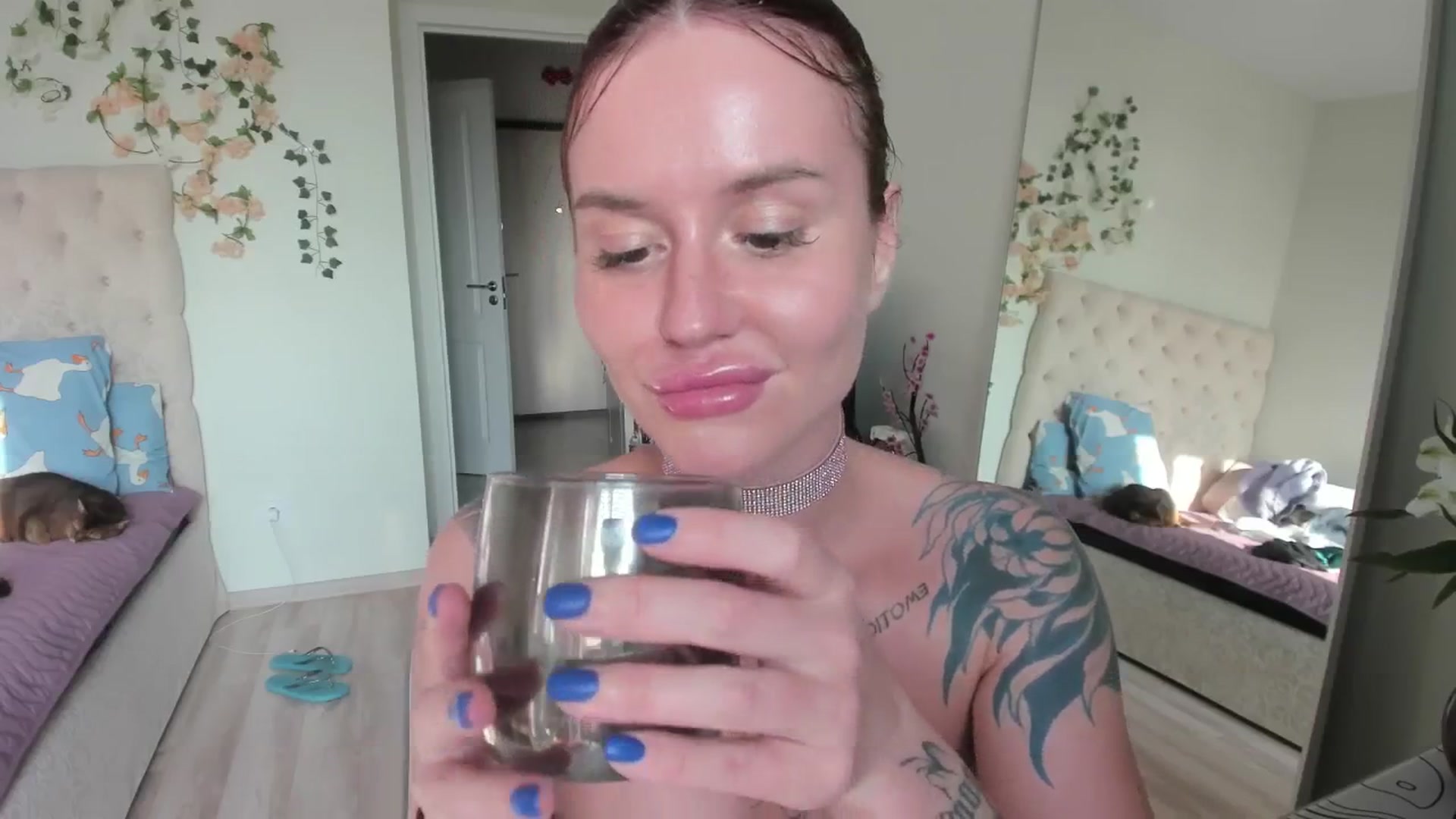 Gallery image thumbnail from CUTEEE's myfreecams stream on, 06/12/2025, 16:57 image 10 of 20