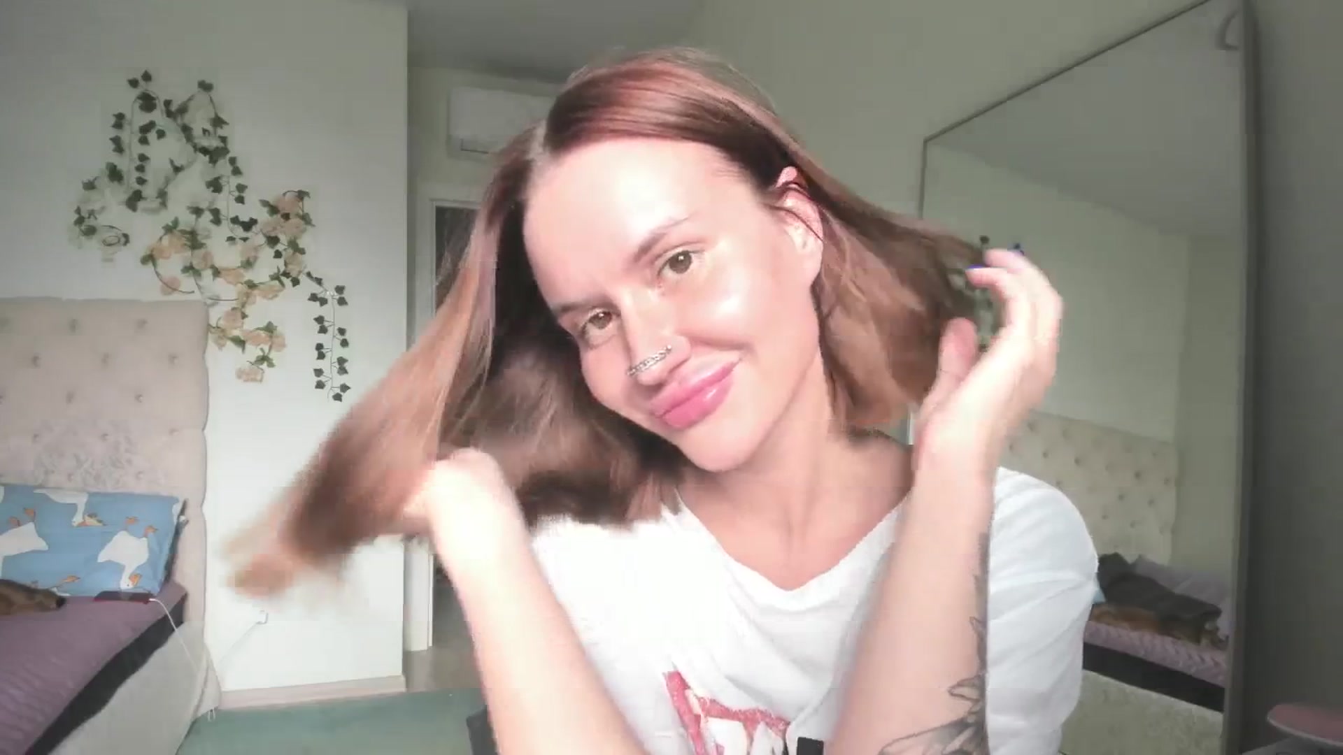 Gallery image thumbnail from CUTEEE's myfreecams stream on, 06/25/2025, 15:09 image 7 of 20