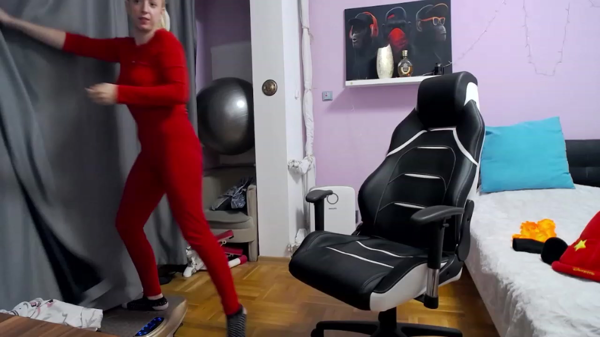 Gallery image thumbnail from CUTE_ONES's myfreecams stream on, 11/22/2022, 15:04 image 5 of 20