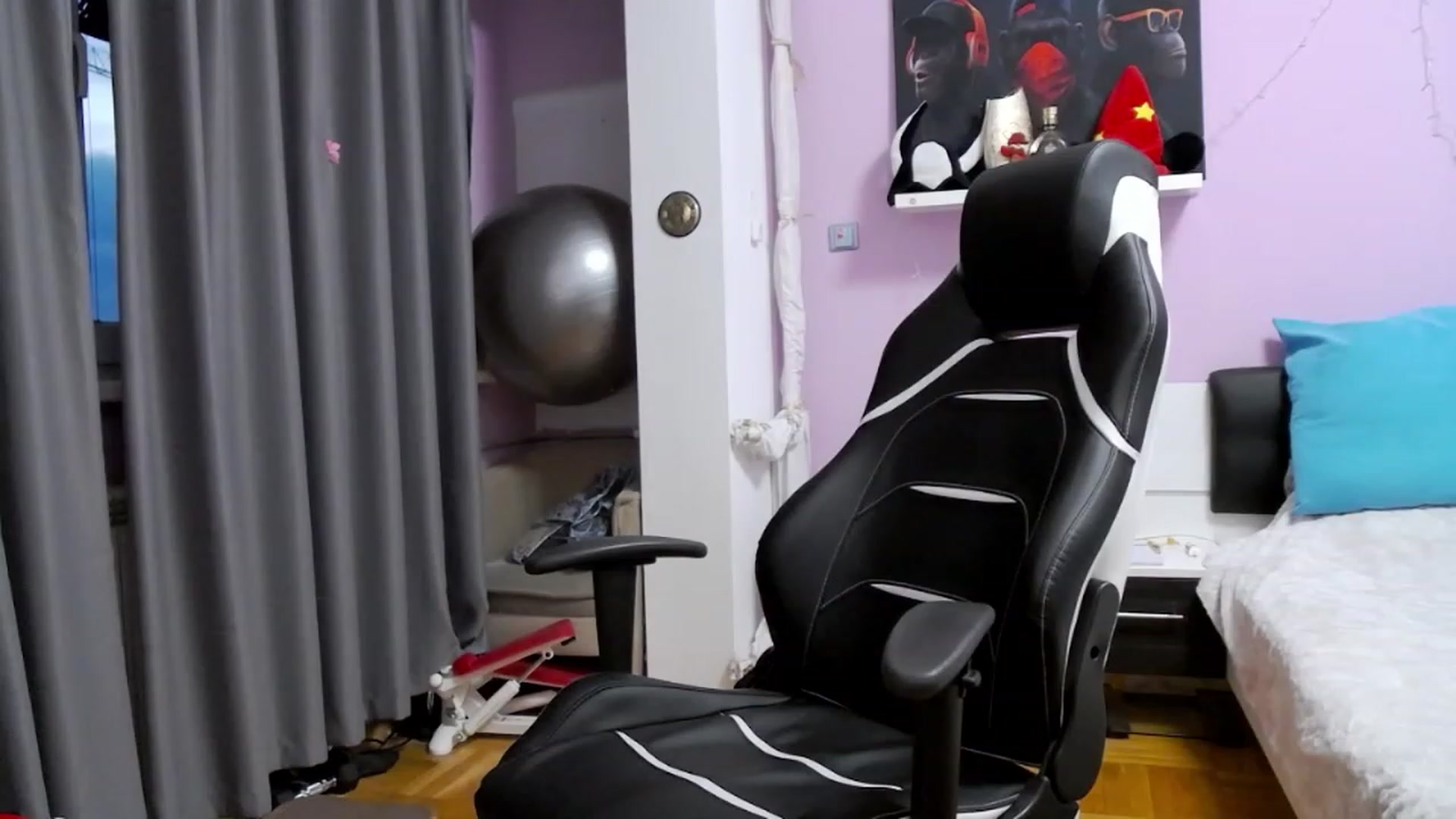 Gallery image thumbnail from CUTE_ONES's myfreecams stream on, 11/22/2022, 15:04 image 20 of 20