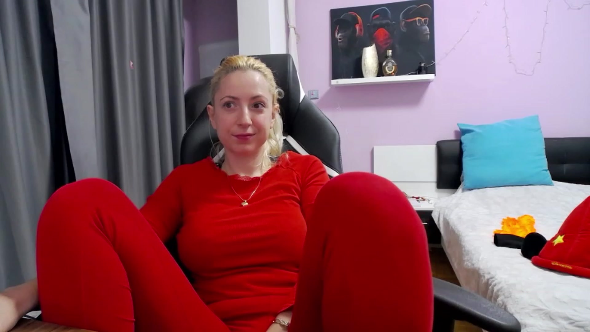 Gallery image thumbnail from CUTE_ONES's myfreecams stream on, 11/22/2022, 15:04 image 7 of 20