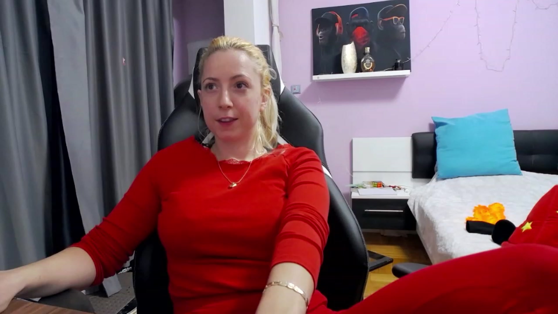 Gallery image thumbnail from CUTE_ONES's myfreecams stream on, 11/22/2022, 15:04 image 6 of 20