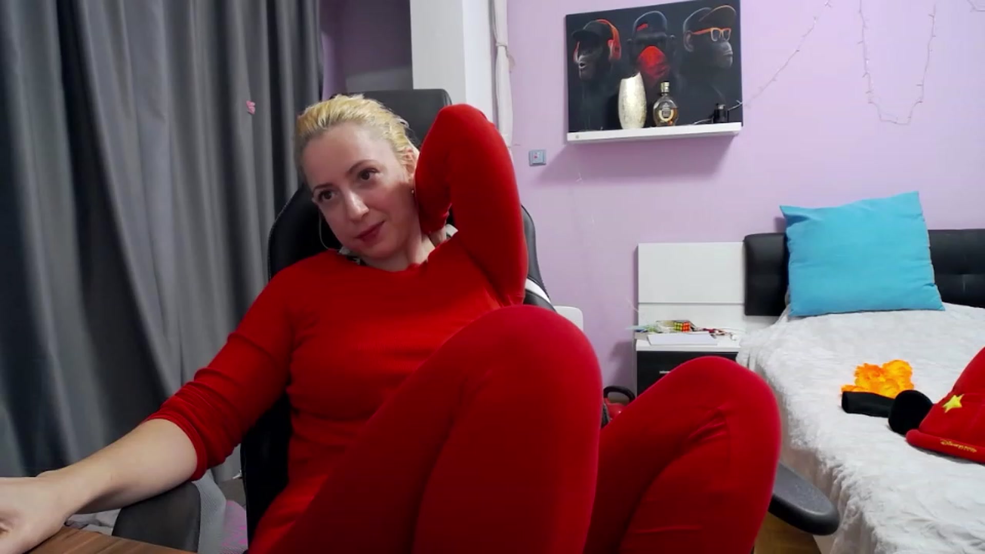 Gallery image thumbnail from CUTE_ONES's myfreecams stream on, 11/22/2022, 15:04 image 4 of 20