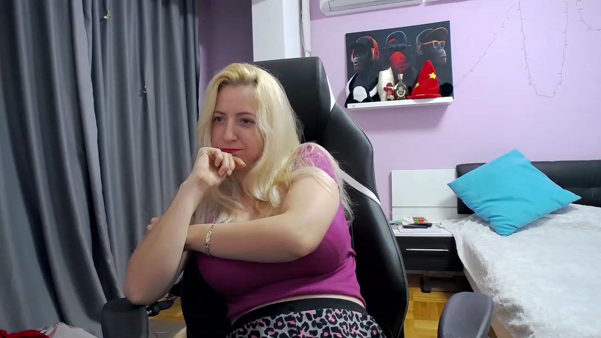 Gallery image thumbnail from CUTE_ONES's myfreecams stream on, 11/23/2022, 12:22 image 4 of 20