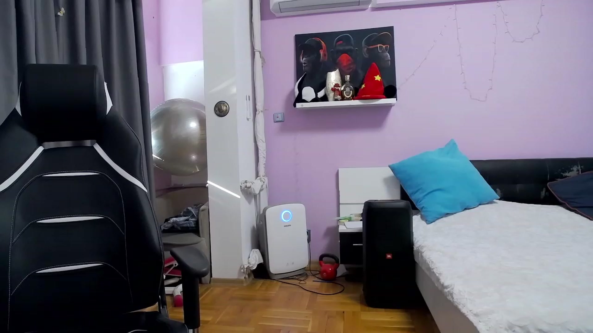 Gallery image thumbnail from CUTE_ONES's myfreecams stream on, 11/26/2022, 12:09 image 3 of 20
