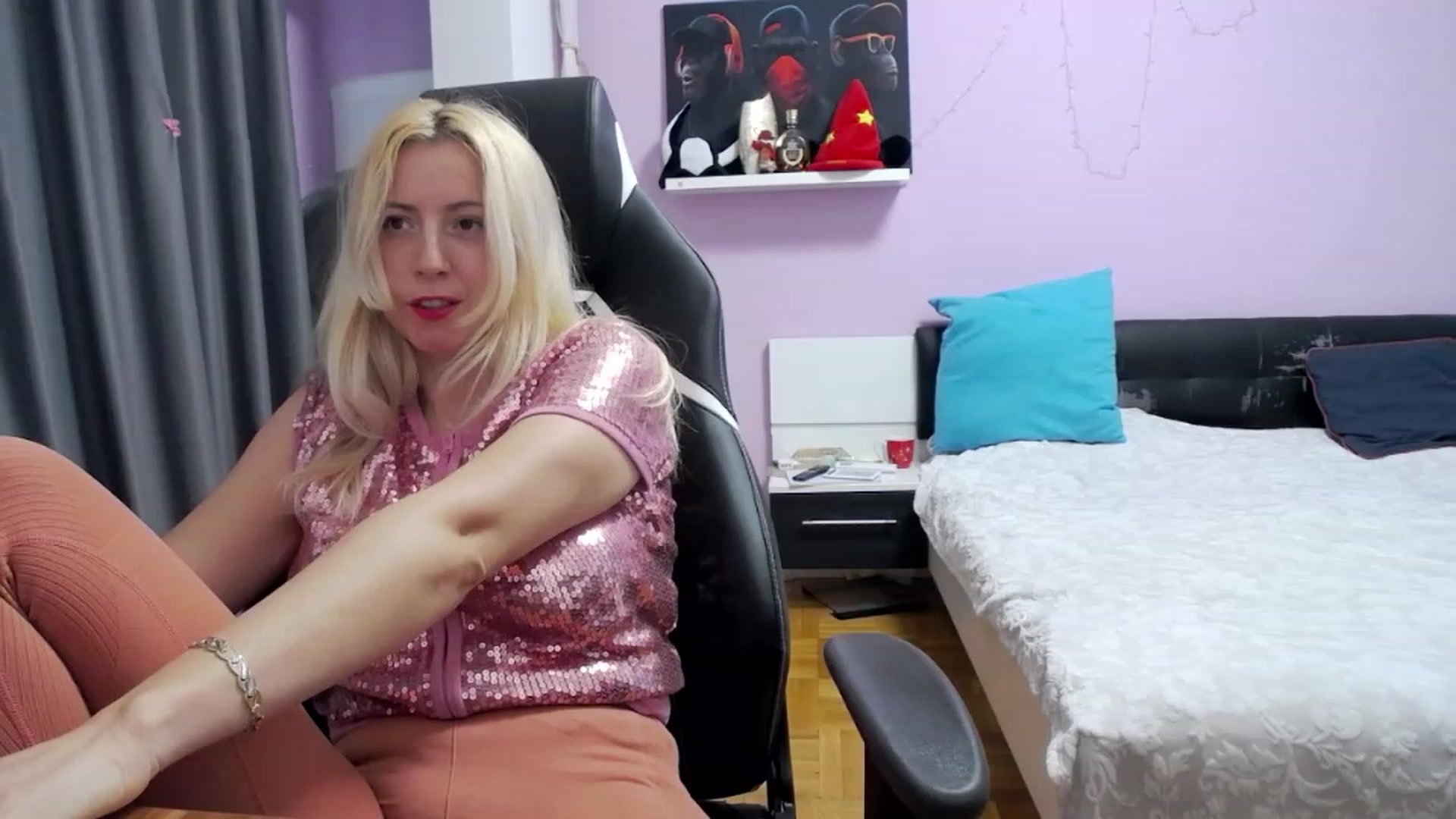 Gallery image thumbnail from CUTE_ONES's myfreecams stream on, 11/29/2022, 12:25 image 3 of 20
