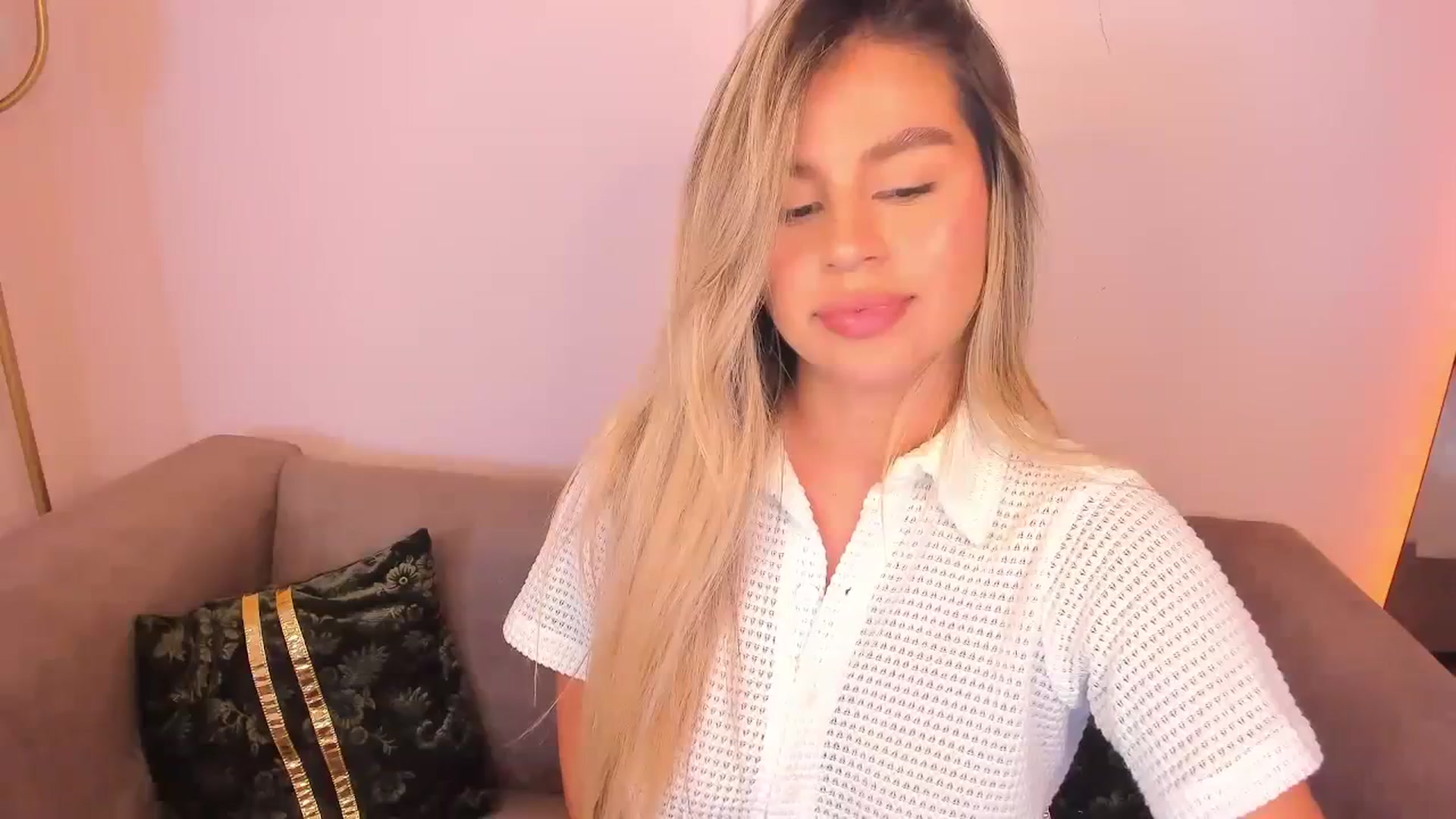 Gallery image thumbnail from C__a__n__d__y's myfreecams stream on, 03/16/2024, 09:03 image 9 of 20