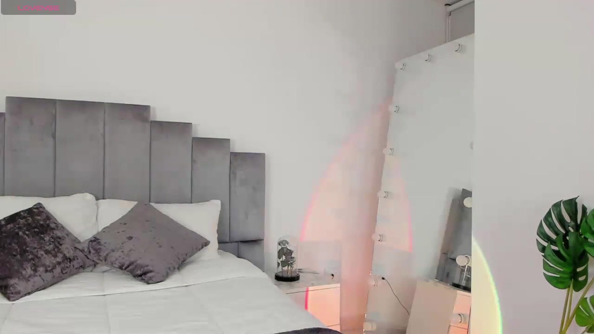 Gallery image thumbnail from C_a_n_d_y's myfreecams stream on, 04/24/2024, 02:43 image 19 of 20