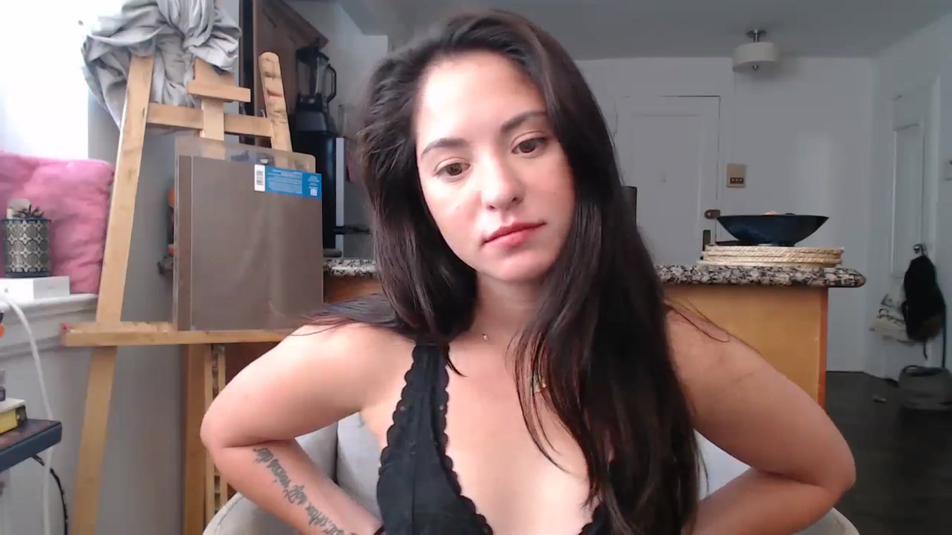 Gallery image thumbnail from CaItlinnn_'s myfreecams stream on, 08/22/2023, 17:21 image 3 of 20