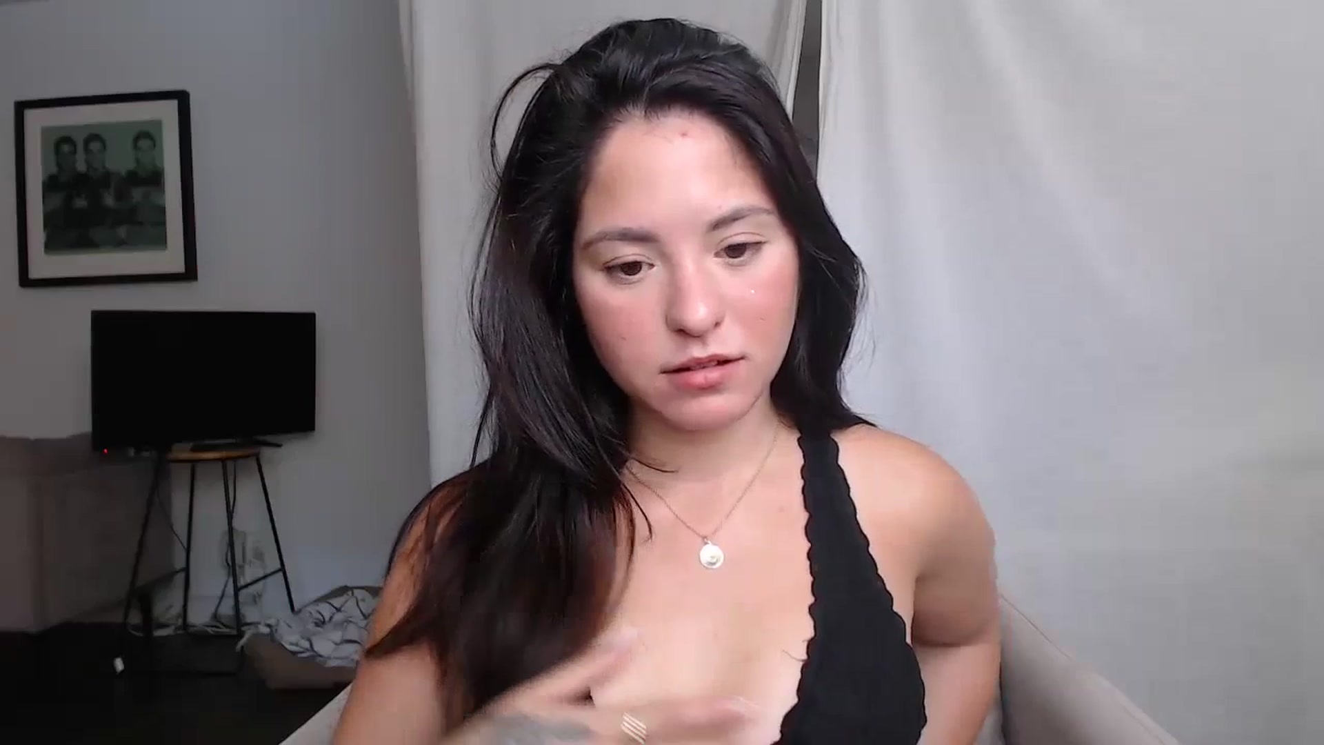 Gallery image thumbnail from CaItlinnn_'s myfreecams stream on, 08/27/2023, 16:09 image 14 of 20