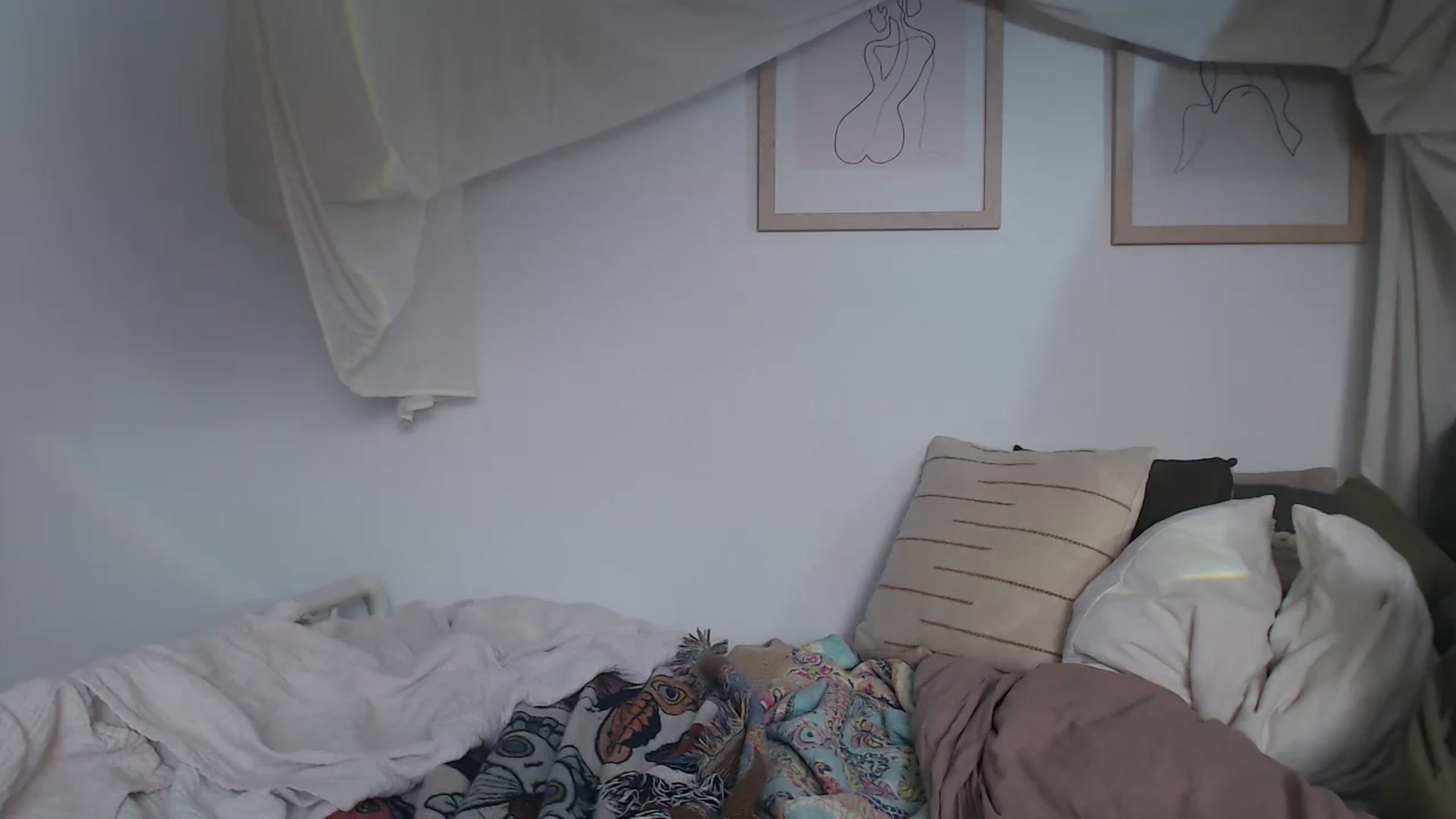 Gallery image thumbnail from CaItlinnn_'s myfreecams stream on, 09/05/2023, 17:04 image 16 of 20