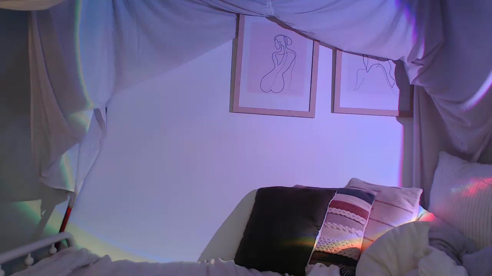 Gallery image thumbnail from CaItlinnn_'s myfreecams stream on, 09/21/2023, 02:28 image 6 of 20