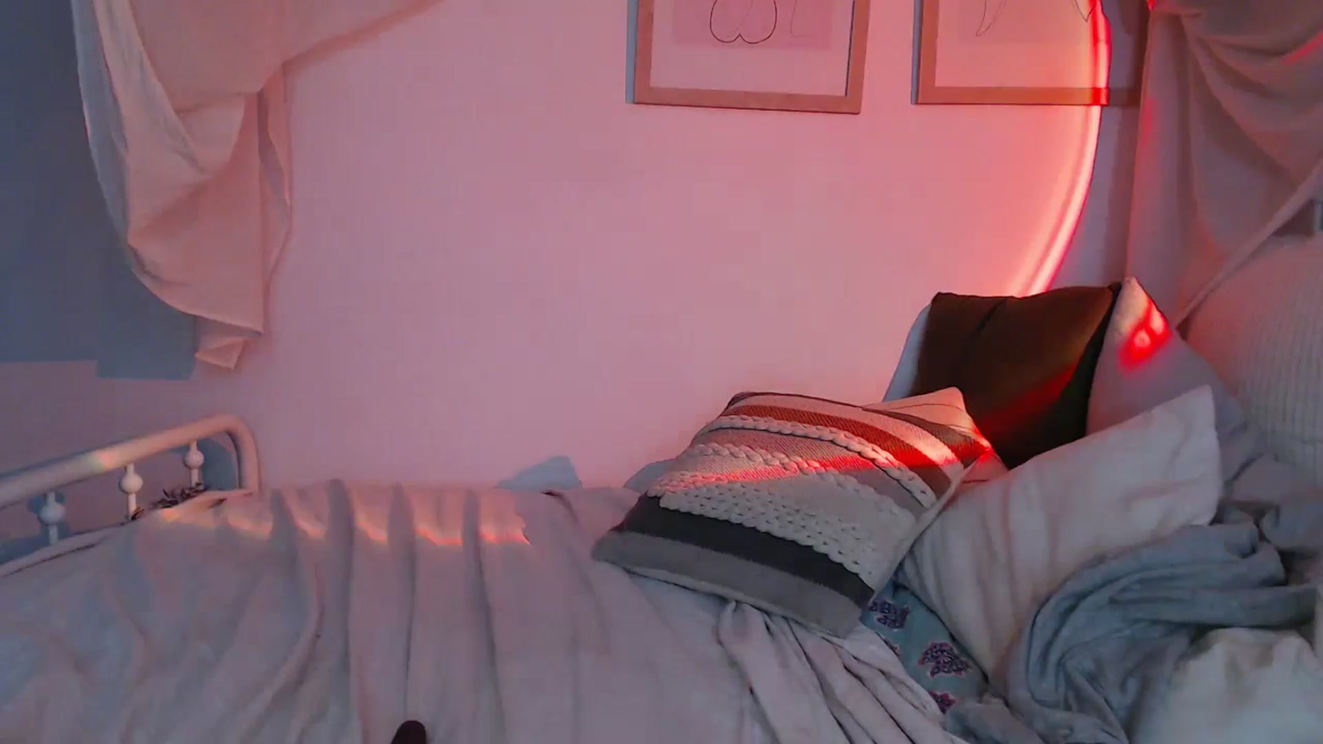 Gallery image thumbnail from CaItlinnn_'s myfreecams stream on, 09/28/2023, 02:20 image 14 of 20