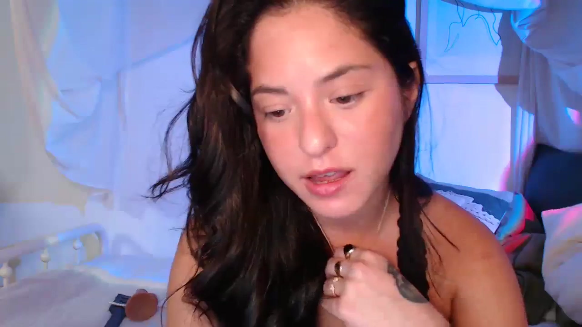 Gallery image thumbnail from CaItlinnn_'s myfreecams stream on, 10/31/2023, 24:43 image 11 of 20