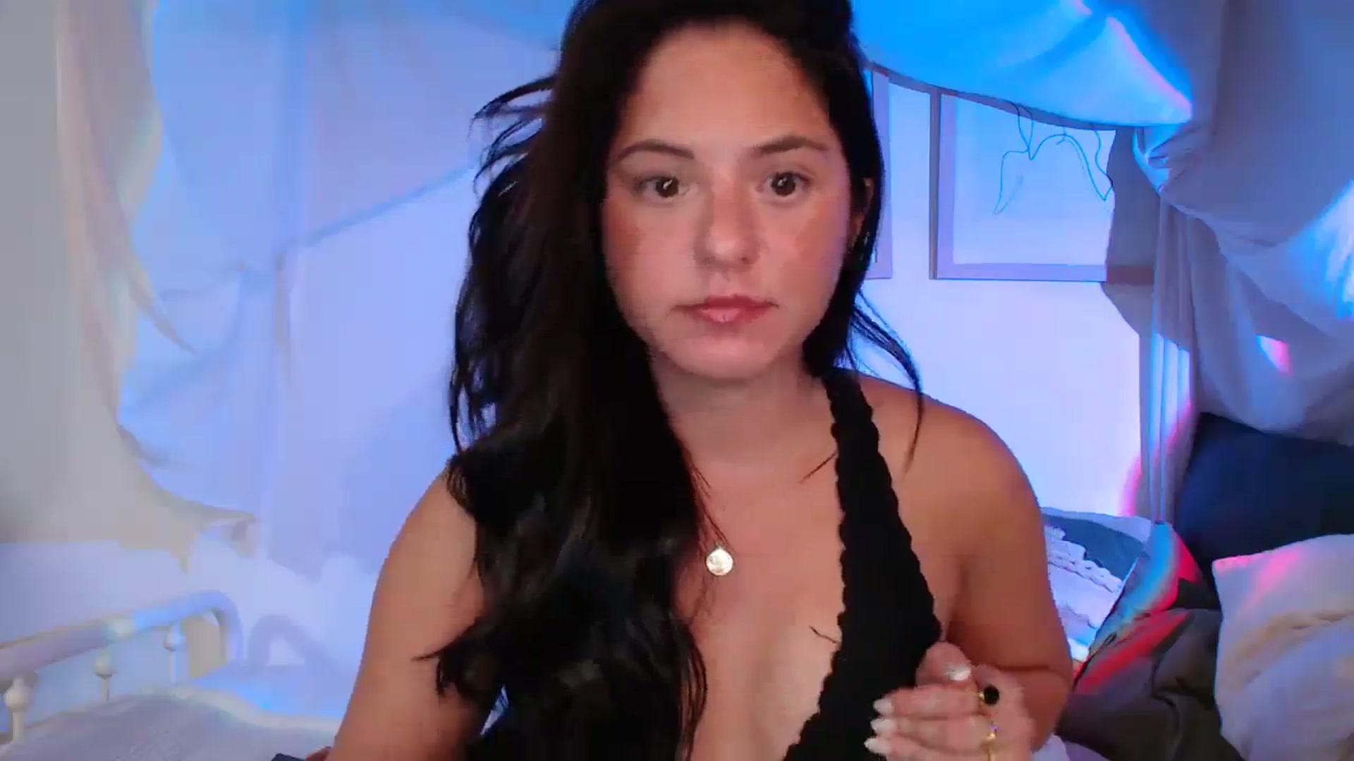 Gallery image thumbnail from CaItlinnn_'s myfreecams stream on, 10/31/2023, 01:06 image 7 of 20