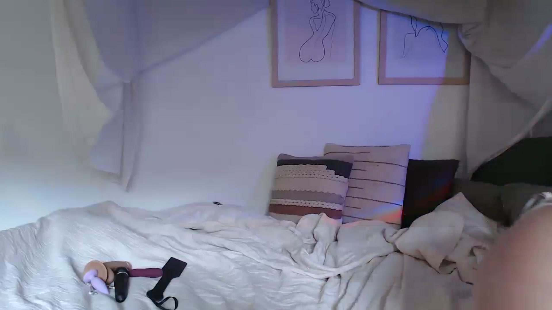 Gallery image thumbnail from CaItlinnn_'s myfreecams stream on, 11/04/2023, 15:59 image 6 of 20