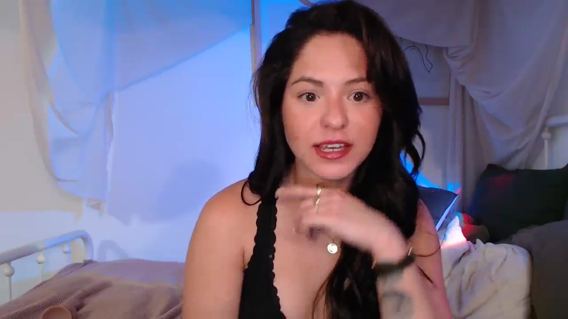 Gallery image thumbnail from CaItlinnn_'s myfreecams stream on, 12/10/2023, 19:24 image 7 of 20